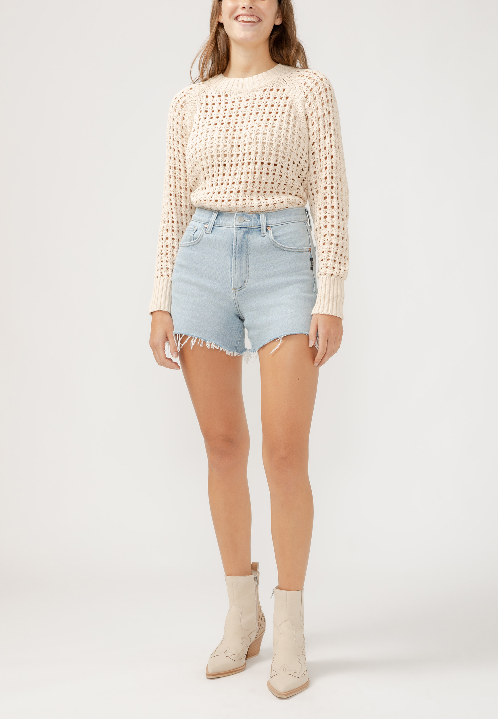 Silver Jeans Co.® Sure Thing High Rise Frayed Hem 4.5in Short