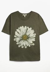 Plus Size Daisy Relaxed Fit Graphic Tee, C4153, small