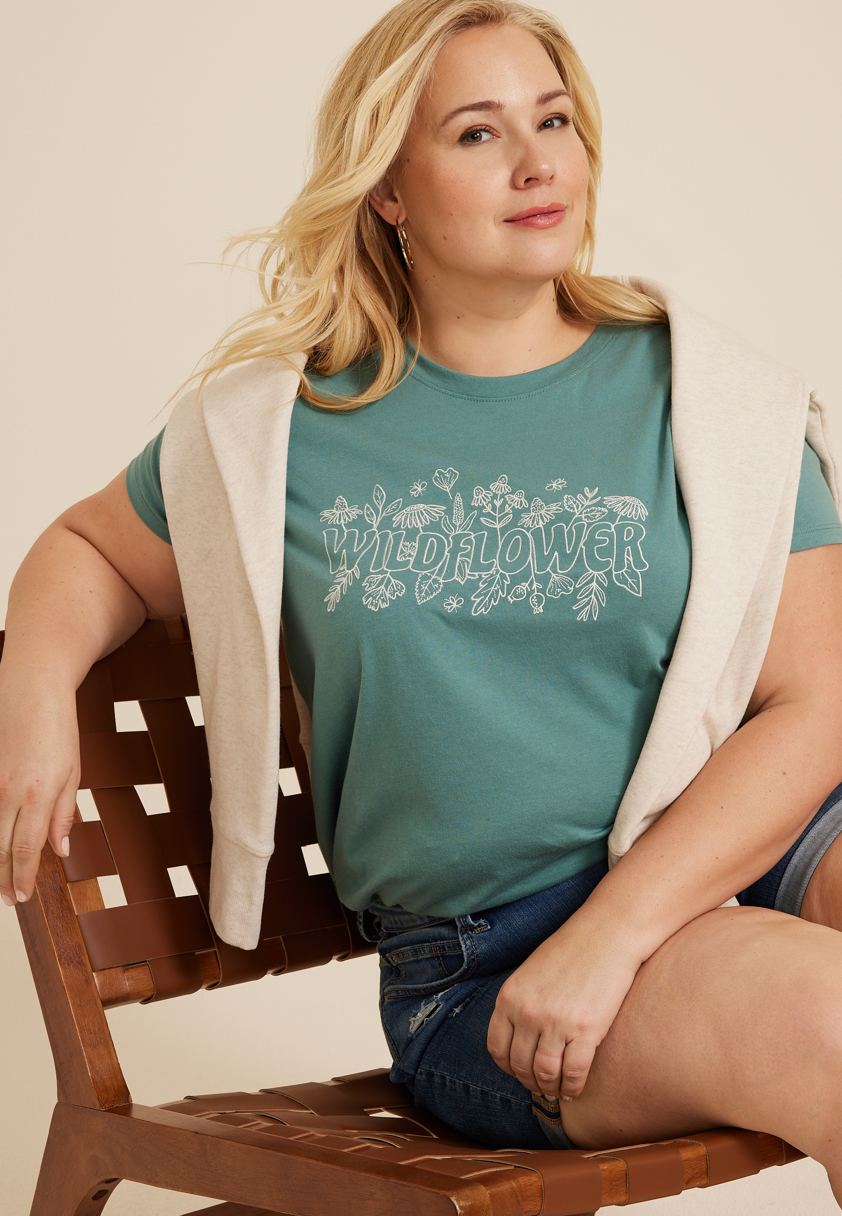 Plus Size Wildflower Embroidered Classic Fit Graphic Tee, C531, large