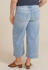 Plus Size m jeans by maurices&trade; Light High Rise Patch Pocket Wide Leg Cropped Jean, C2806, small