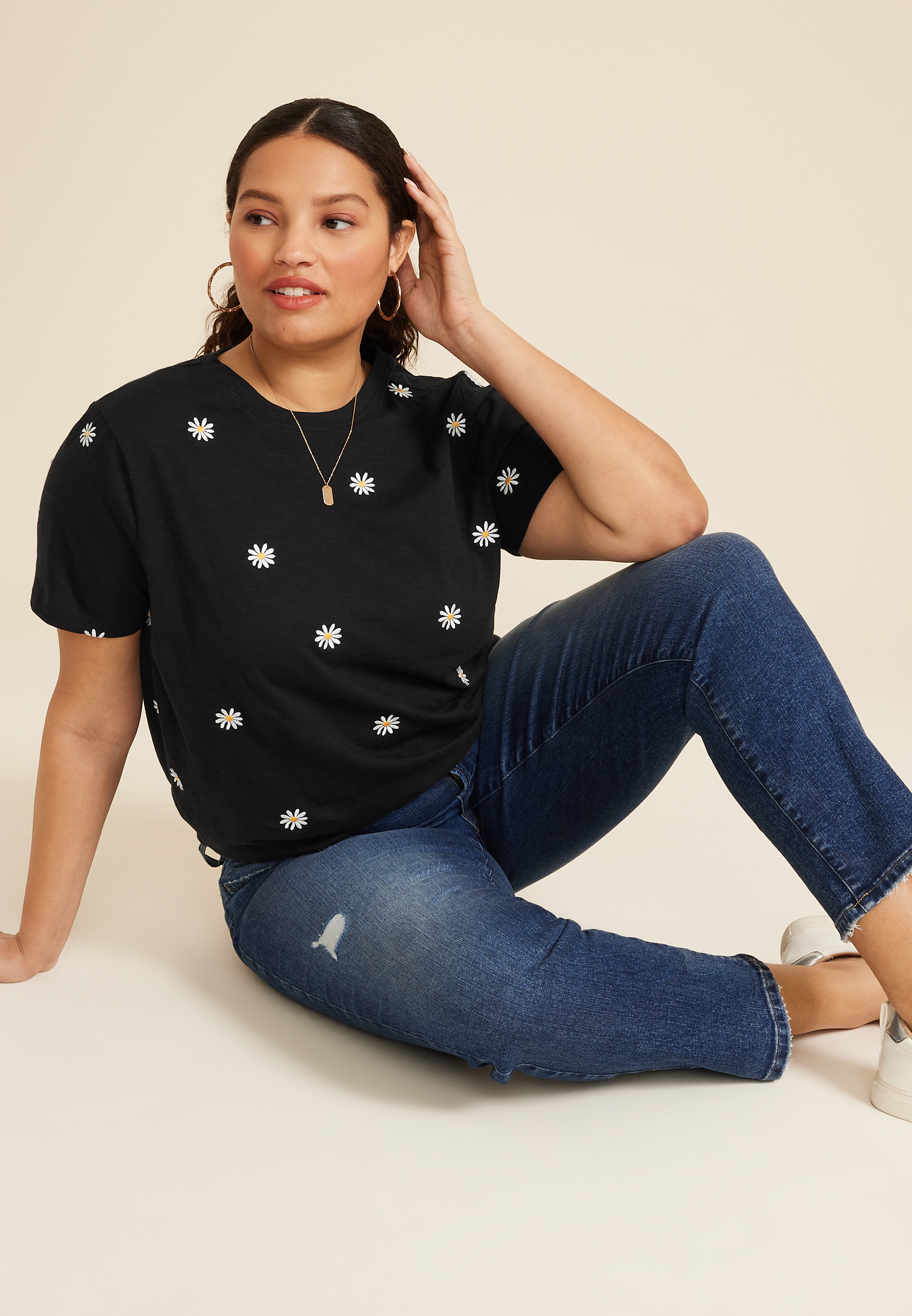 Plus Size 24/7 Dawson Embroidered Floral Crew Neck Tee, C5786, large