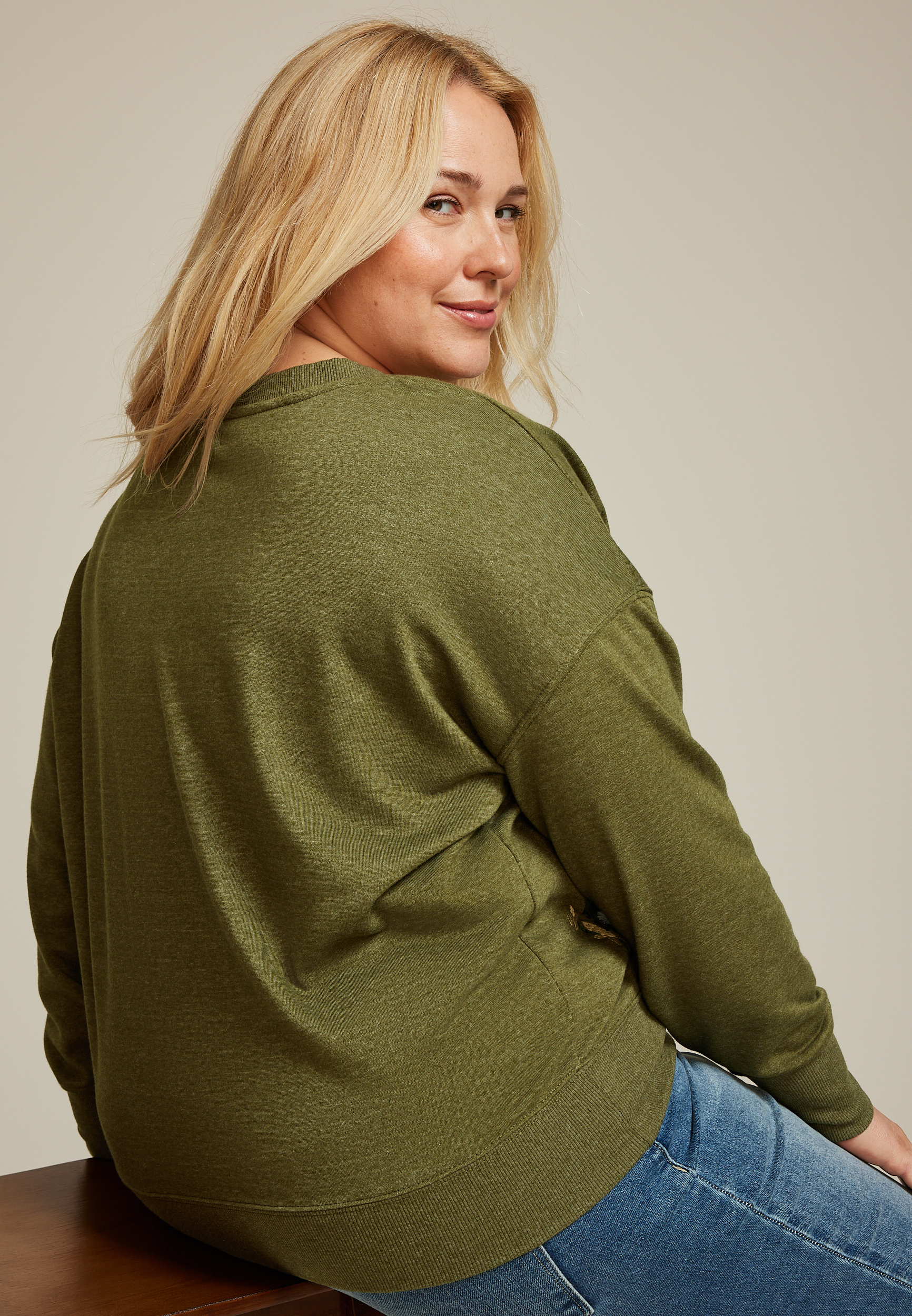 Plus Size Embroidered Floral Sweatshirt, C9161, large