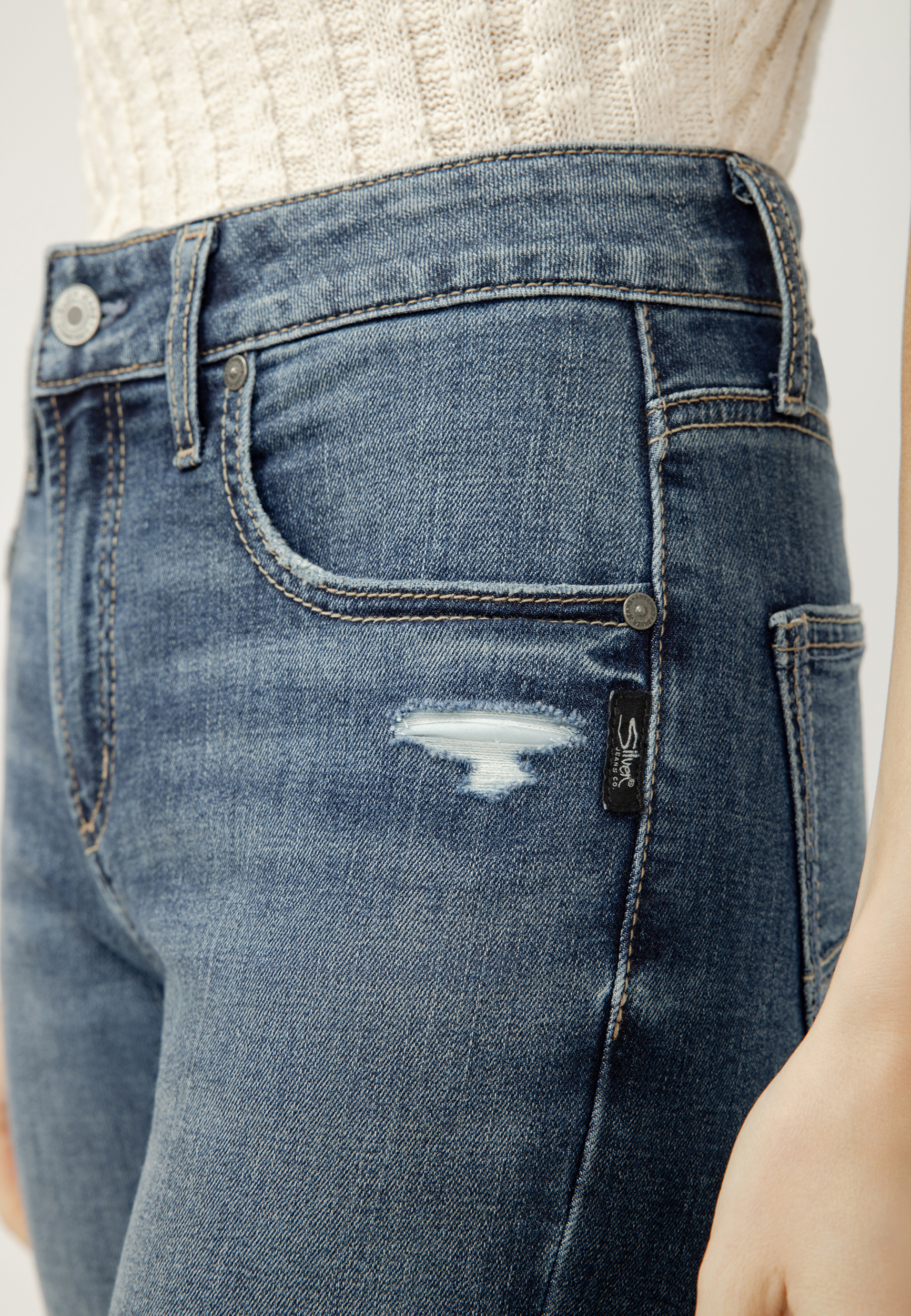 Silver Jeans Co.&reg; Avery Curvy High Rise Luxe Stretch Skinny Jean, MEDIUM SANDBLAST, large