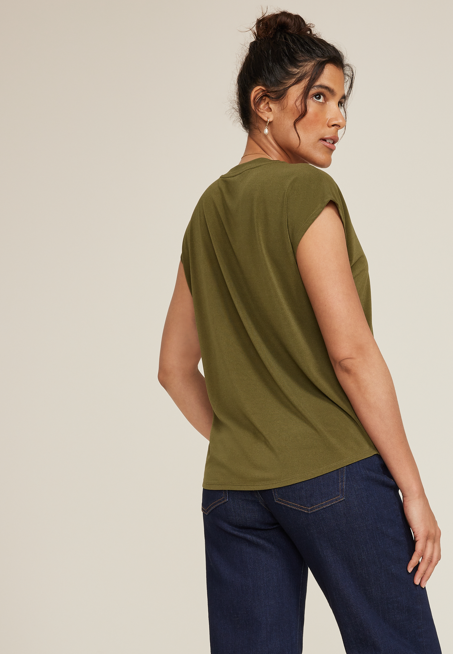 24/7 Crepe V Neck Tee