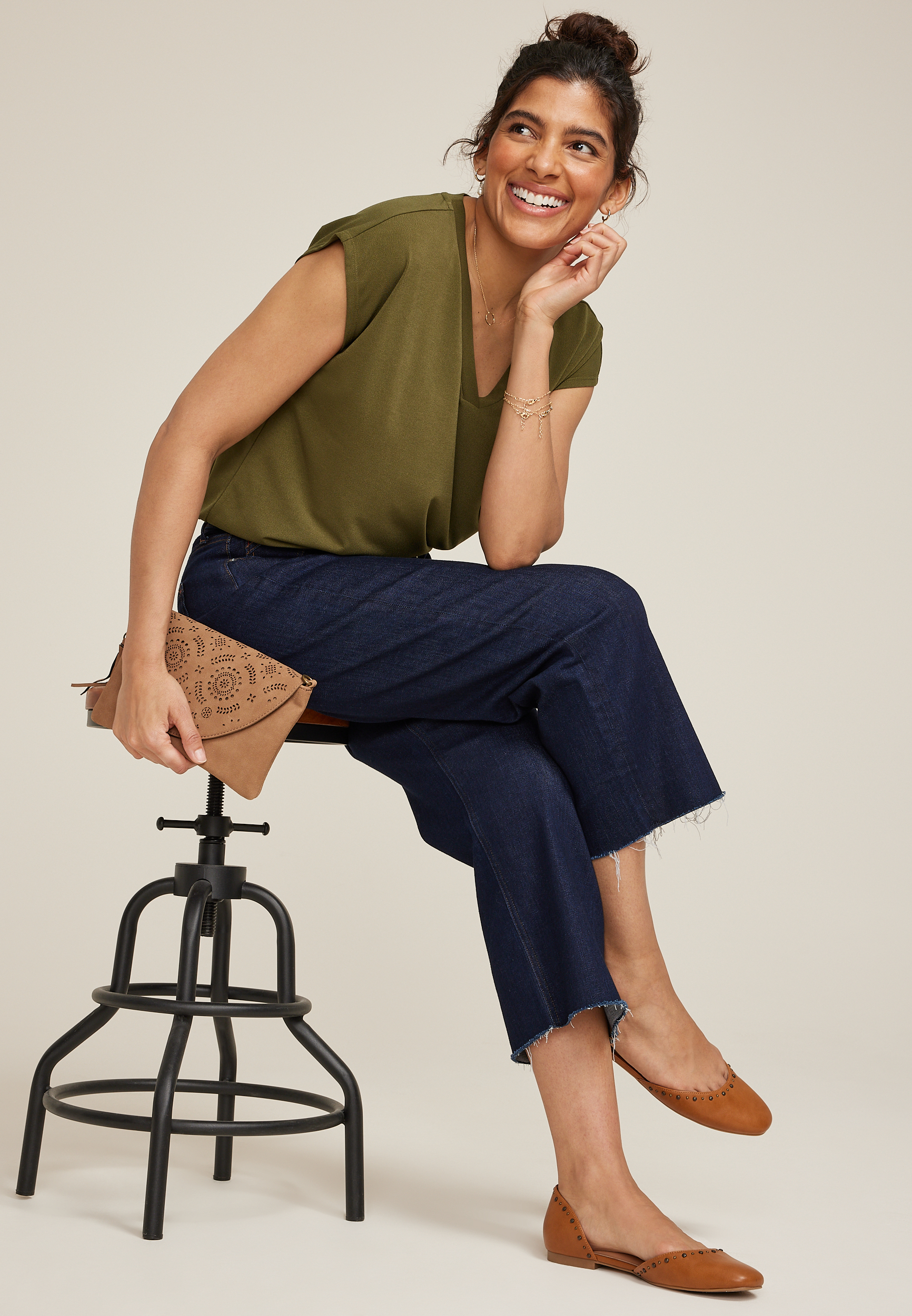 24/7 Crepe V Neck Tee