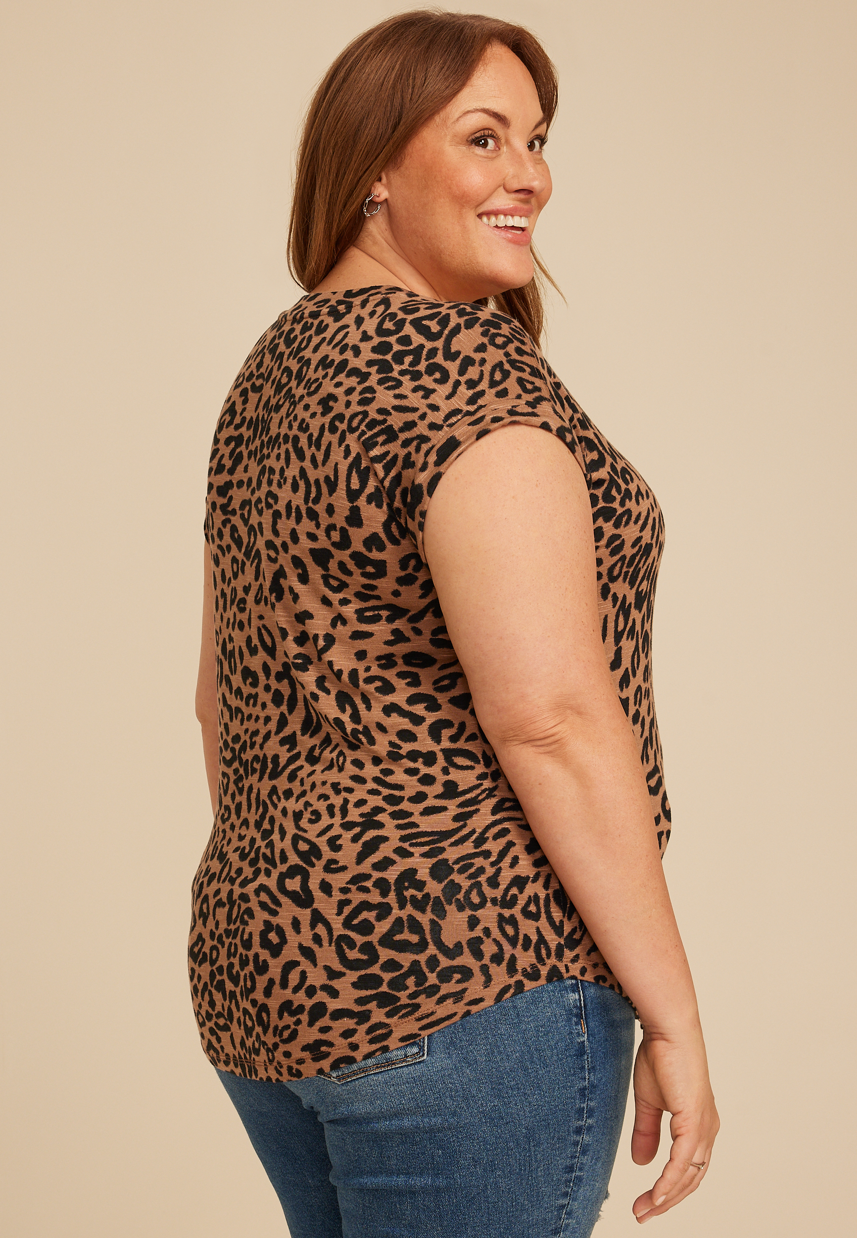 Plus Size 24/7 Berkley Animal V Neck Tee, C7768, large