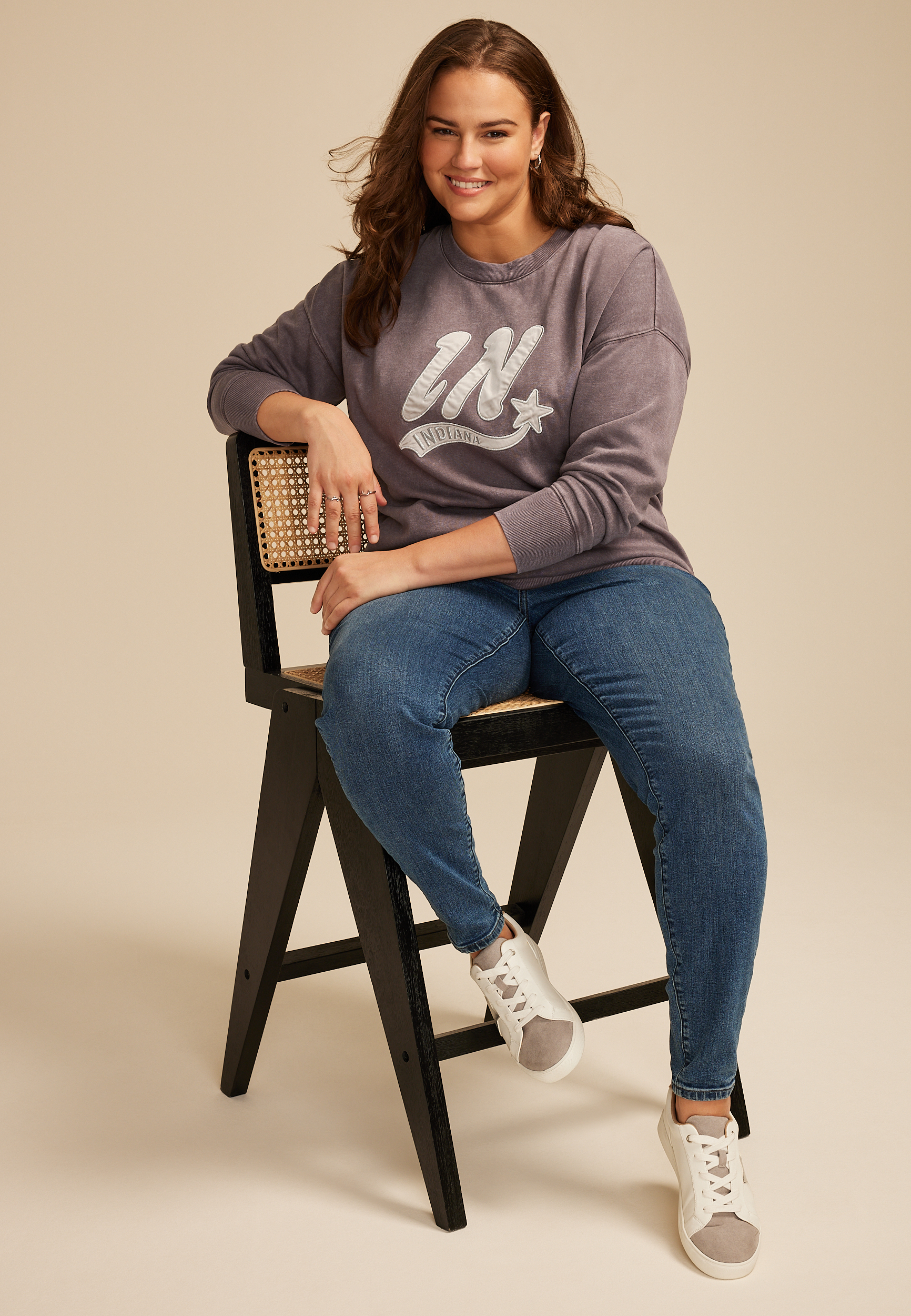 Plus State Satin Letter Crew Neck Sweatshirt