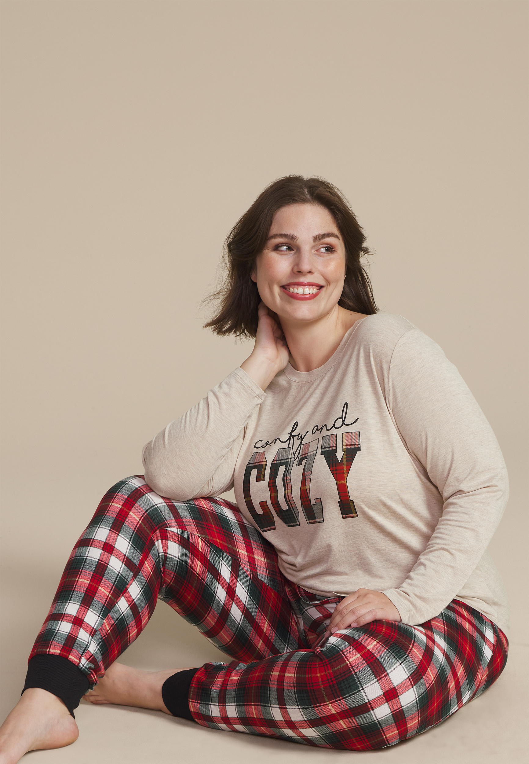 Plus Size Comfy And Cozy Graphic Tee And Jogger Pajama Set, C7044, large
