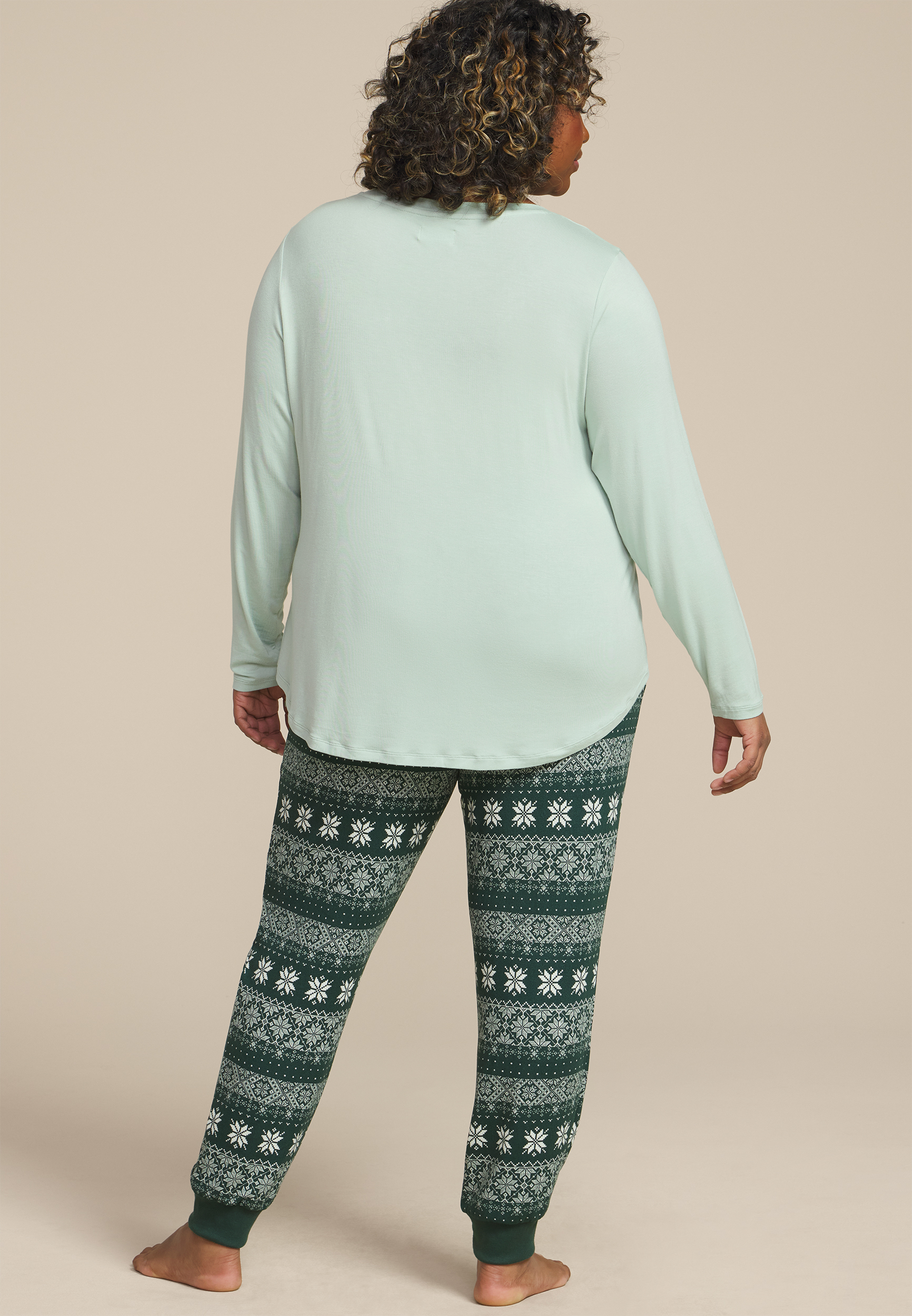 Plus Size I Wasnt Made For The Winter Graphic Tee And Jogger Pajama Set, C9399, large