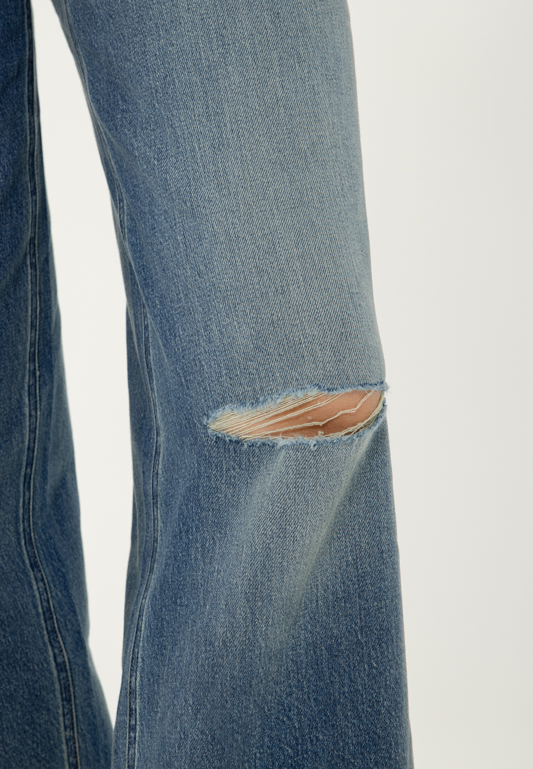 Silver Jeans Co.&reg; Suki Curvy Mid Rise Luxe Stretch Wide Leg Jean, C258, large