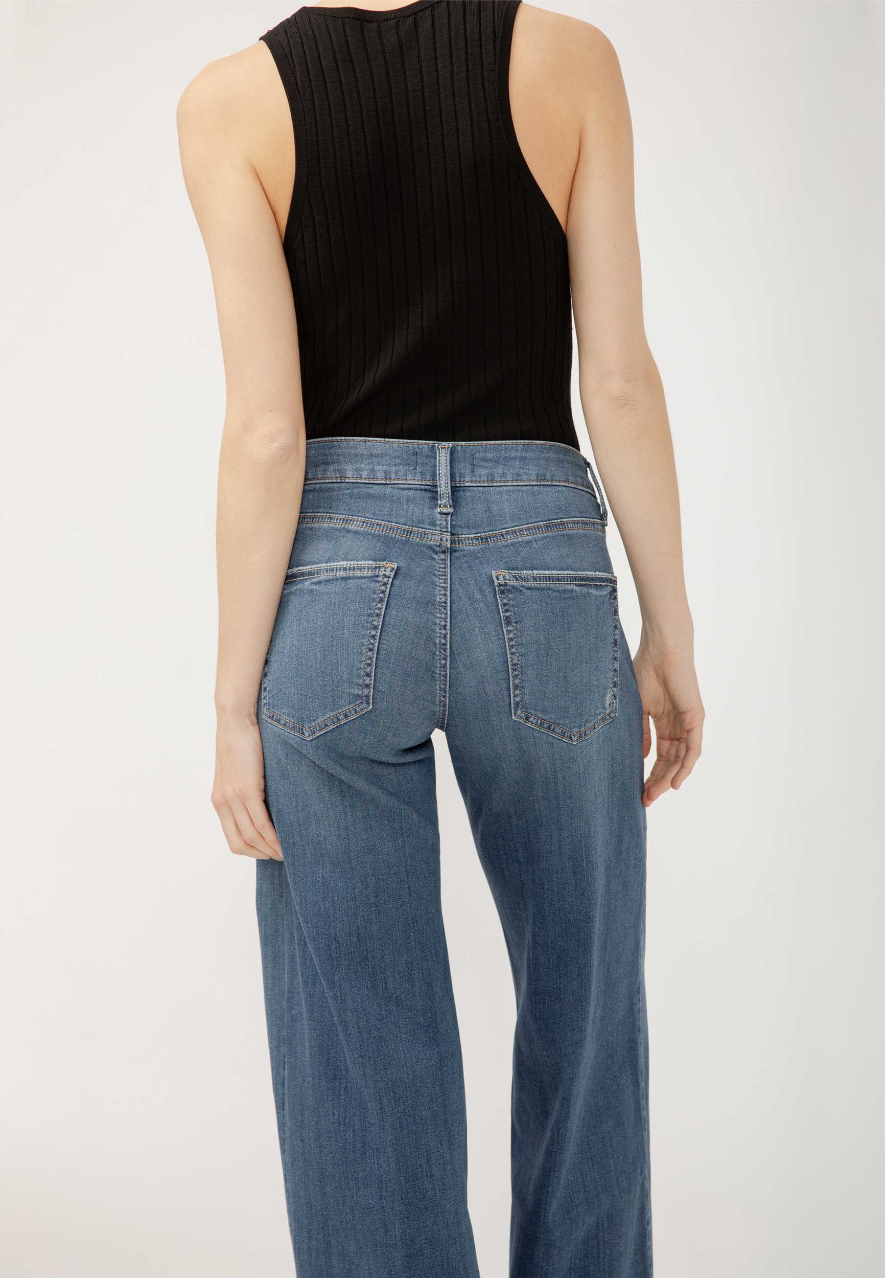 Silver Jeans Co.&reg; Suki Curvy Mid Rise Wide Leg Jean, C258, large