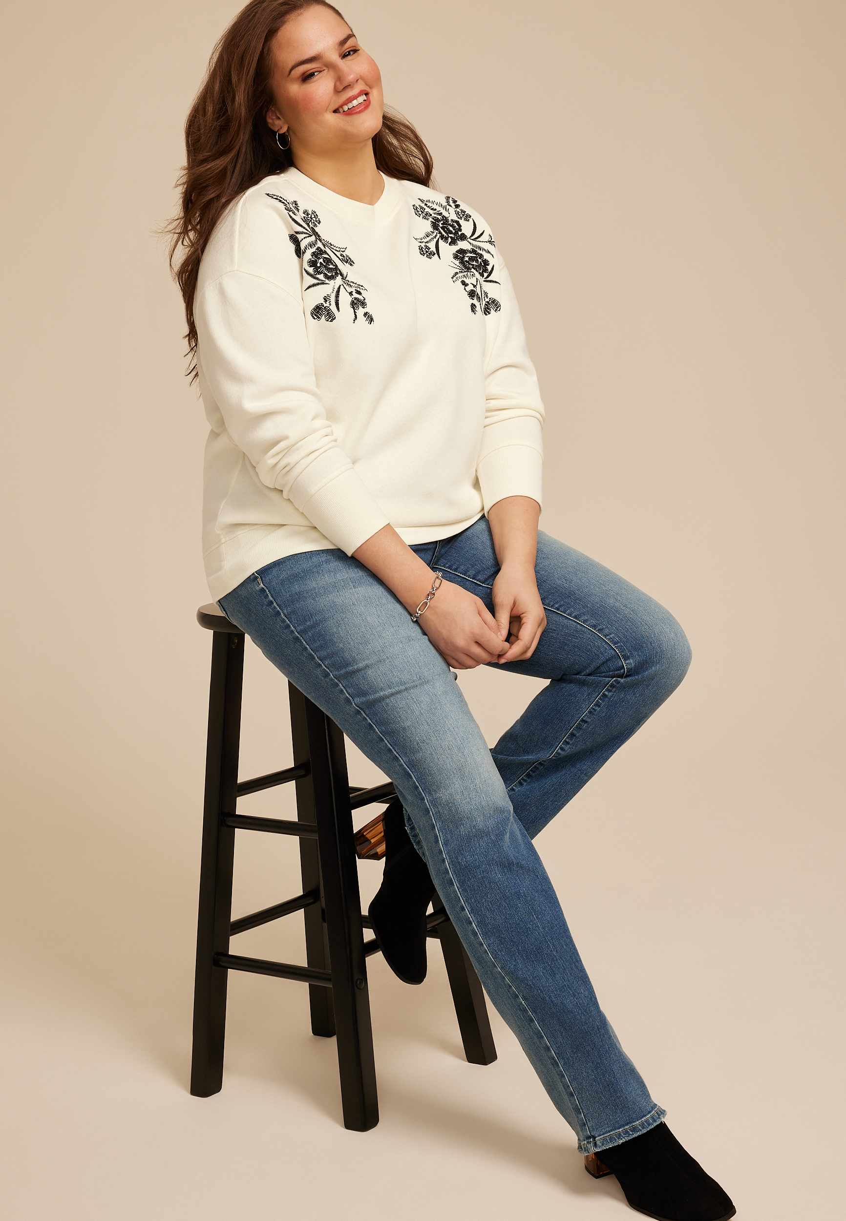 Plus Size Studio Y Floral Embroidered Sweatshirt, C2789, large