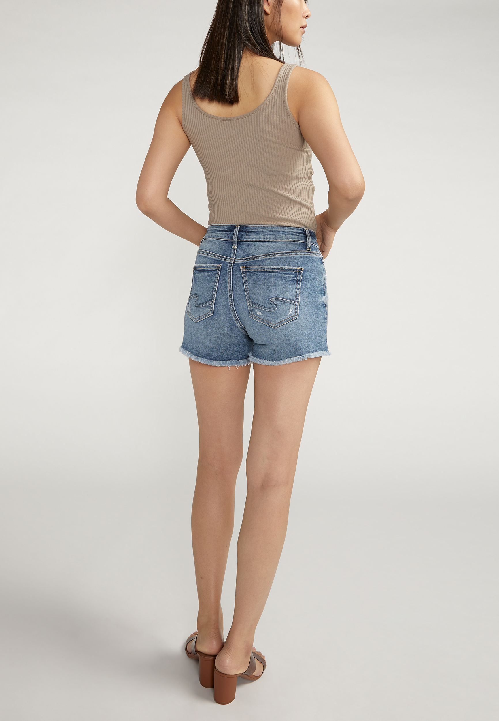 Silver Jeans Co.&reg; Suki Curvy Mid Rise Luxe Stretch Frayed Hem 4in Short, C3337, large