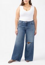 Plus Size Silver Jeans Co.&reg; Suki Curvy Mid Rise Luxe Stretch Wide Leg Jean, C258, small