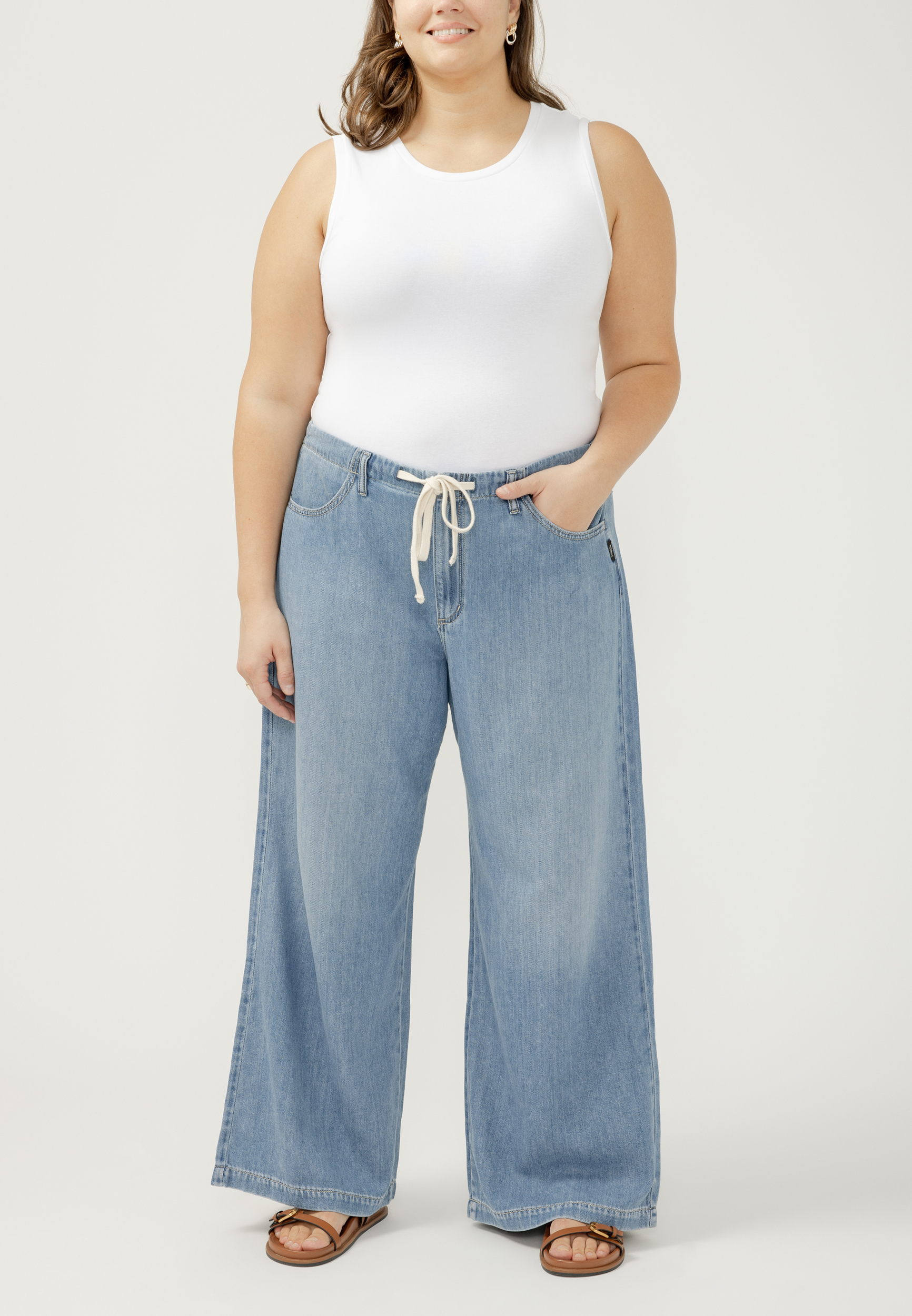 Plus Size Silver Jeans Co.&reg; Mid Rise Soft Wide Leg Beach Pant