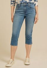 m jeans by maurices&trade; Cool Comfort High Rise Angled Scoop Pocket Skinny Capri, C3337, small