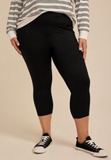 Plus Size High Rise Pocket Luxe Capri Legging, C106, small