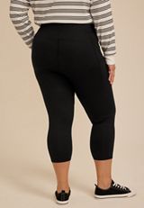 Plus Size High Rise Pocket Luxe Capri Legging, C106, small