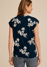 24/7 Magnolia Floral V Neck Tee, C1943, small