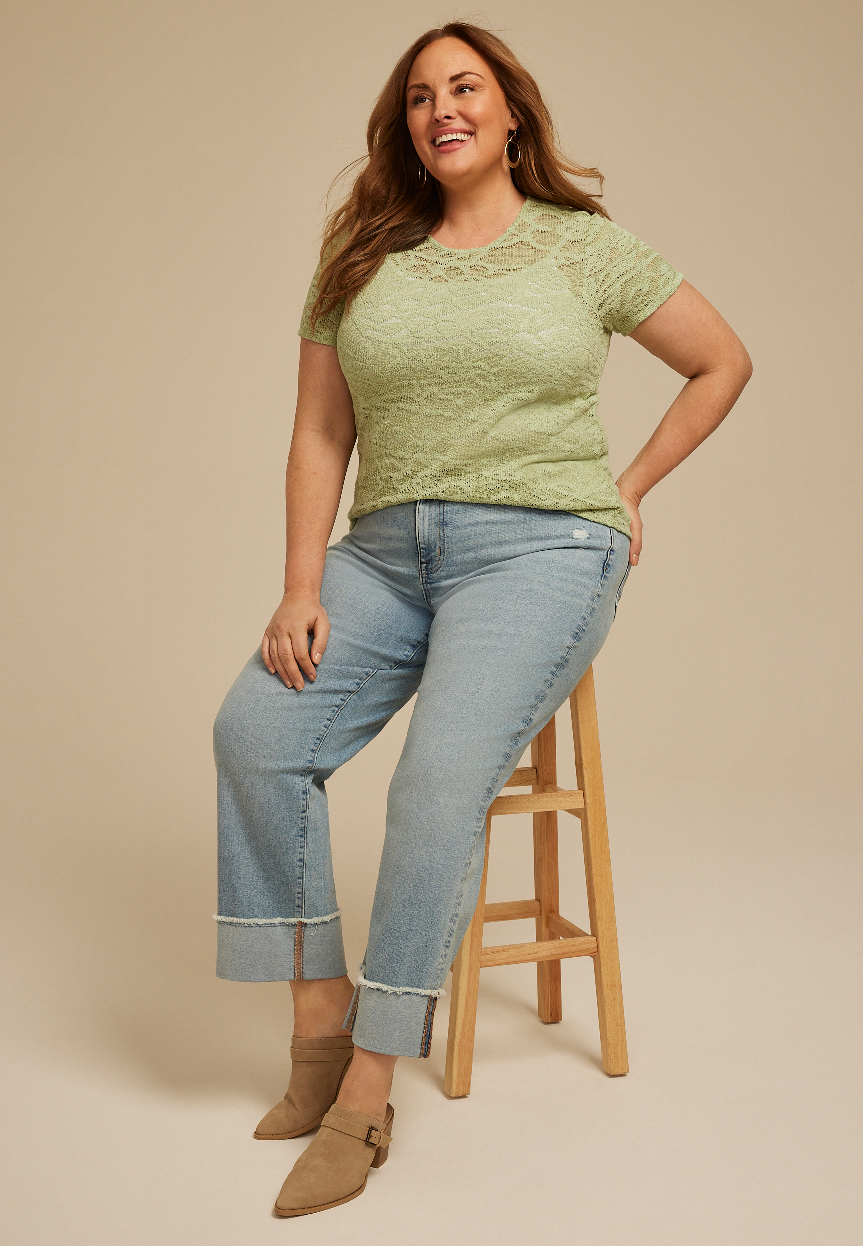Plus Size Textured Floral Short Sleeve Tee - thumbnail 9