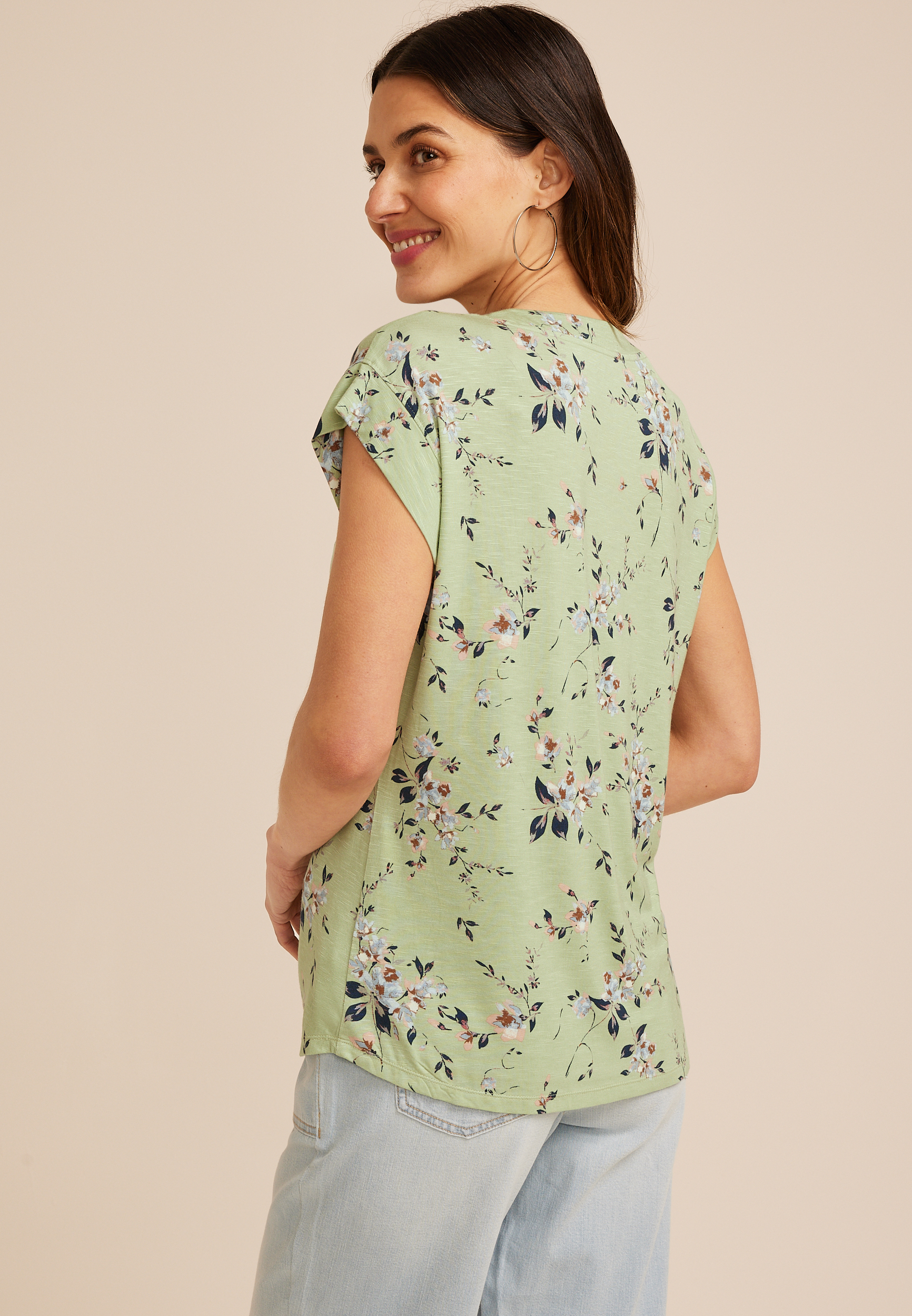 24/7 Magnolia Floral V Neck Tee, C8712, large