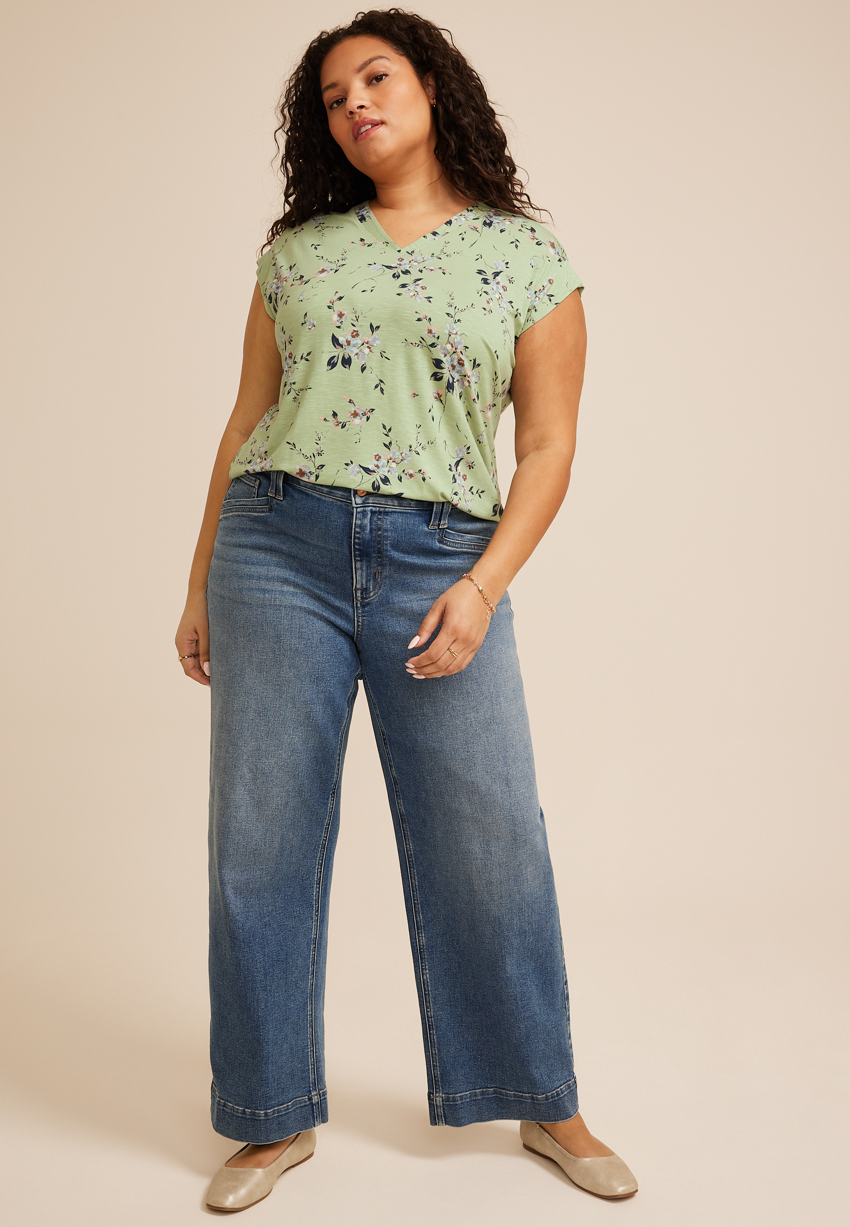 Plus Size 24/7 Magnolia Floral V Neck Tee