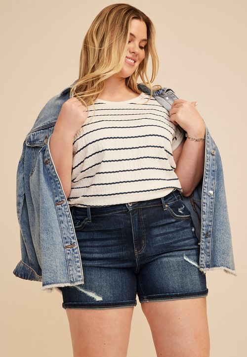 KanCan™ High Rise Dark Destructed 5in Short