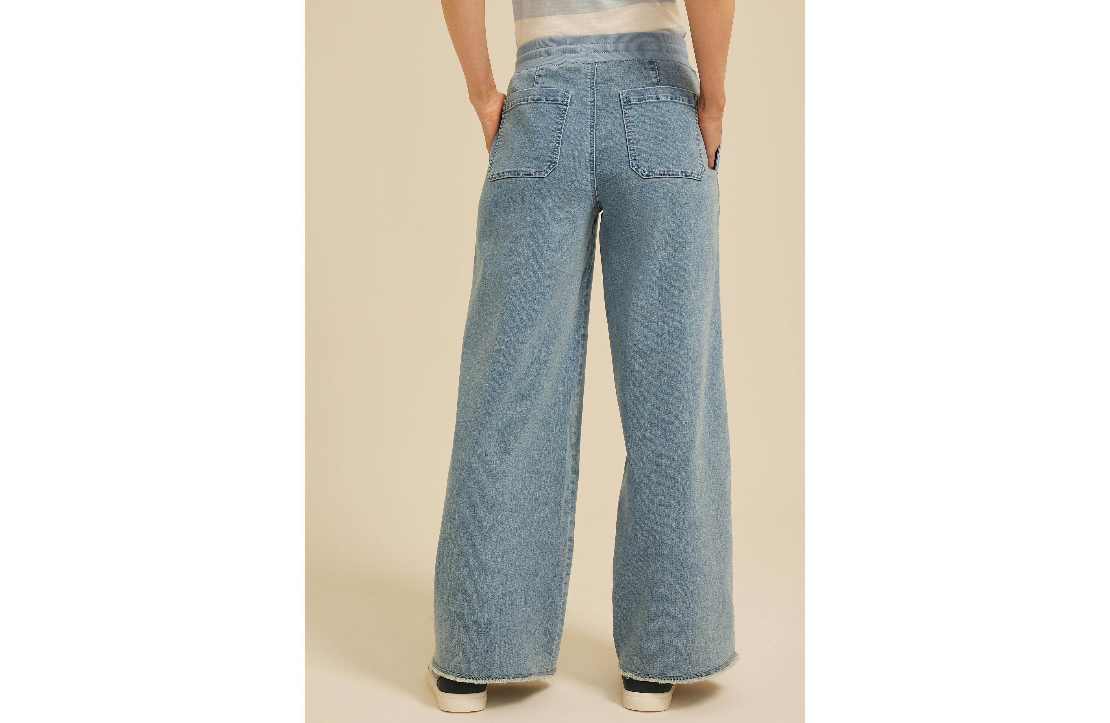 Light Knit Seamed Pull On Wide Leg Jean