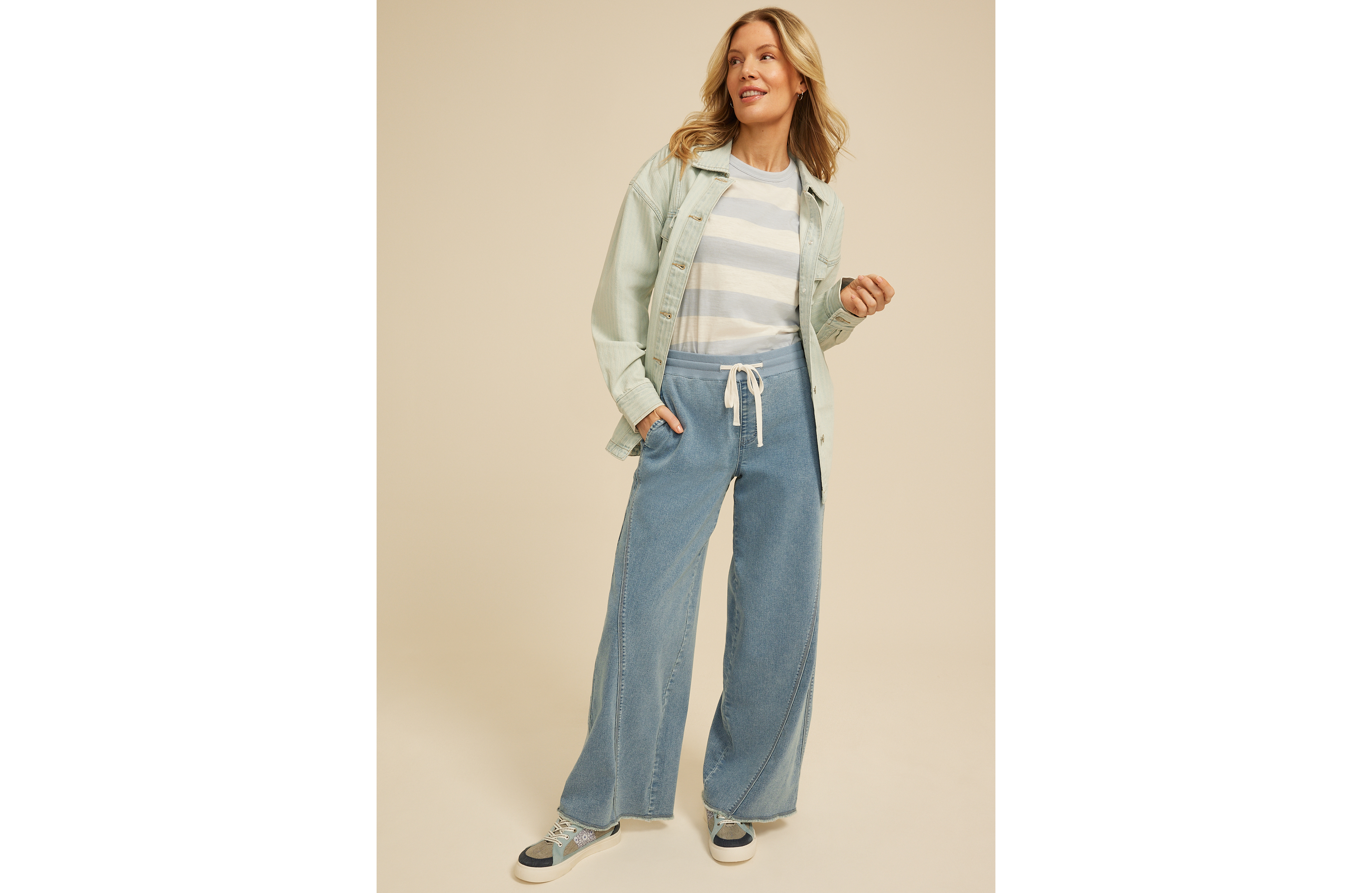 Light Knit Seamed Pull On Wide Leg Jean