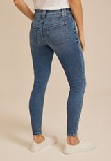 m jeans by maurices&trade; Cool Comfort High Rise Angled Scoop Pocket Jegging, C3337, small