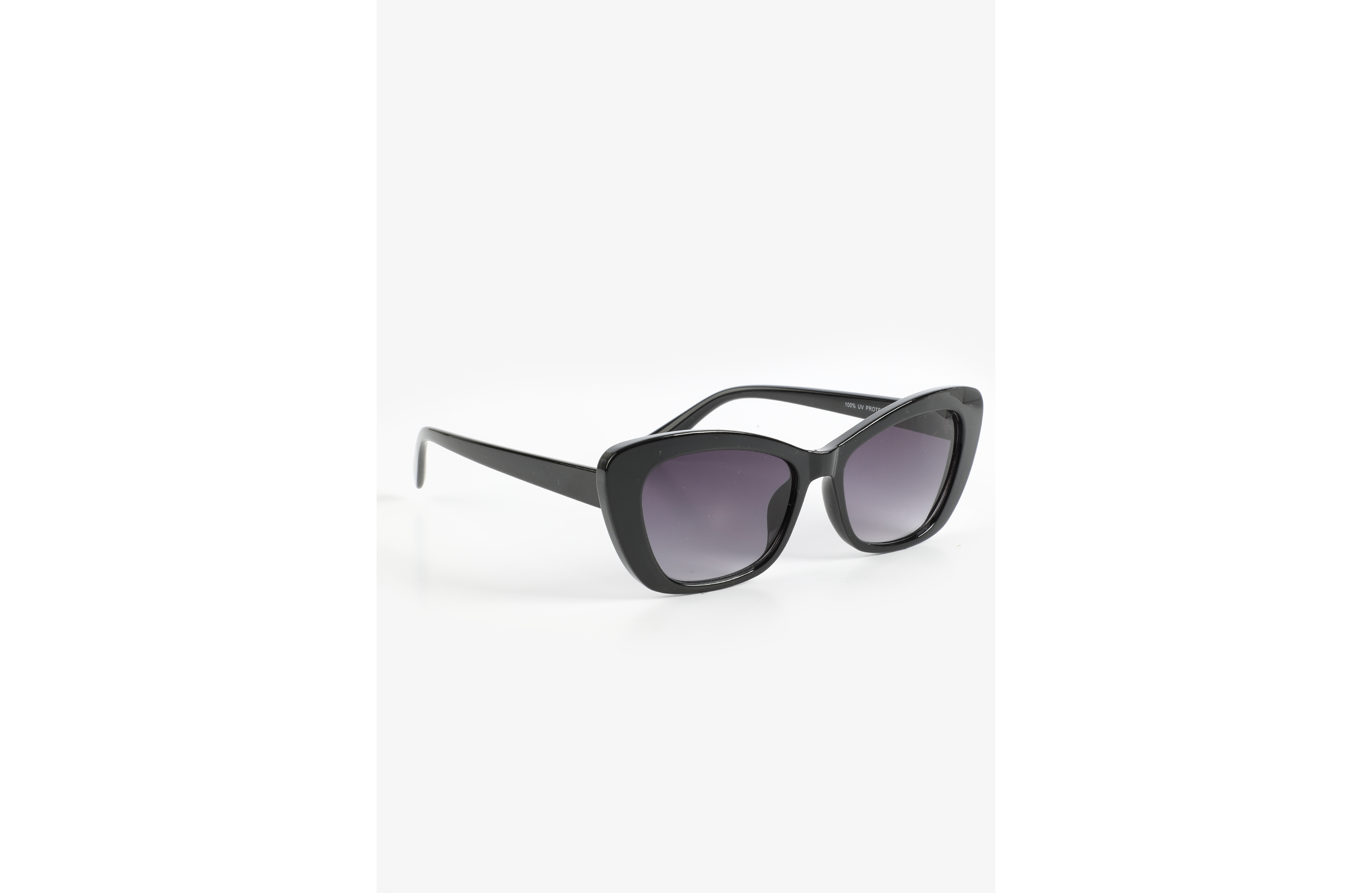 Retro Black Cateye Sunglasses