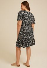 Plus Size 24/7 Printed V Neck Tiered Mini Dress, BLACK COMBO, small