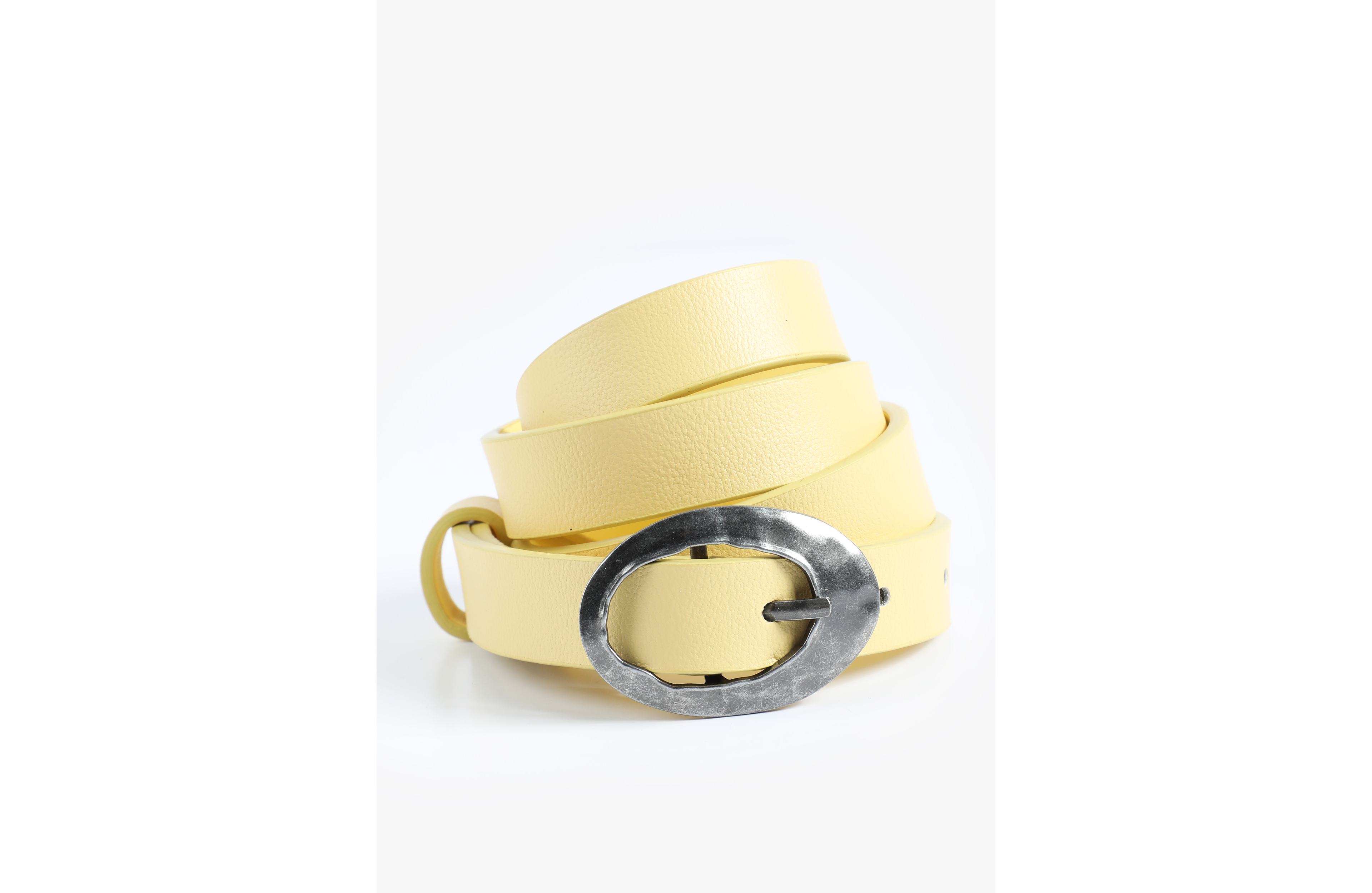 Hammered Oval Buckle Yellow Faux Leather Belt