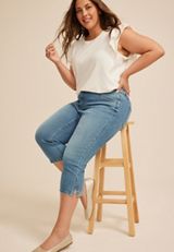 Plus Size m jeans by maurices&trade; Cool Comfort High Rise Angled Scoop Pocket Skinny Capri, C3337, small