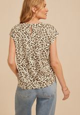 24/7 Austin Animal Knot Hem Short Sleeve Tee, C1524, small