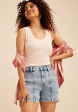 m jeans by maurices&trade; High Rise Seam Front Wide 5in Shorts, C3337, small