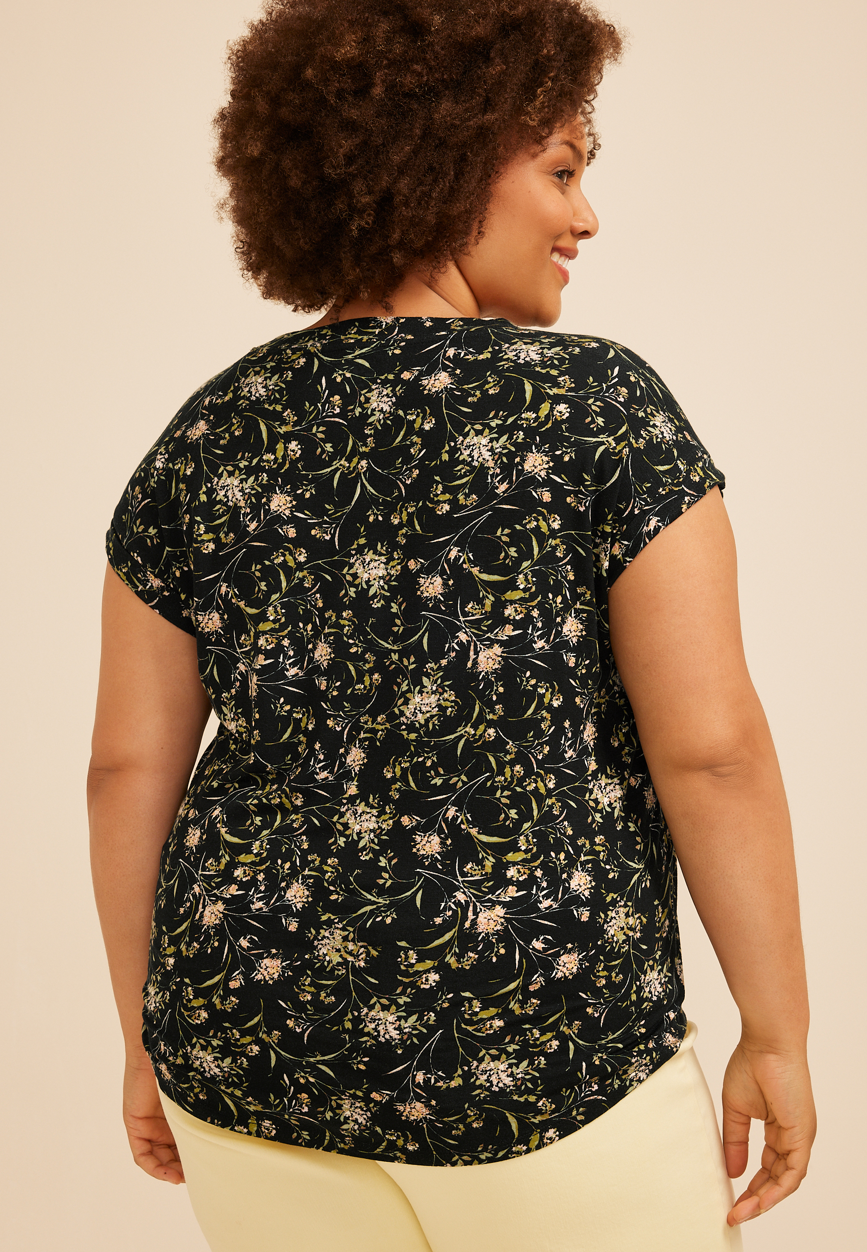 Plus Size 24/7 Berkley Floral V Neck Short Sleeve Tee, C1756, large