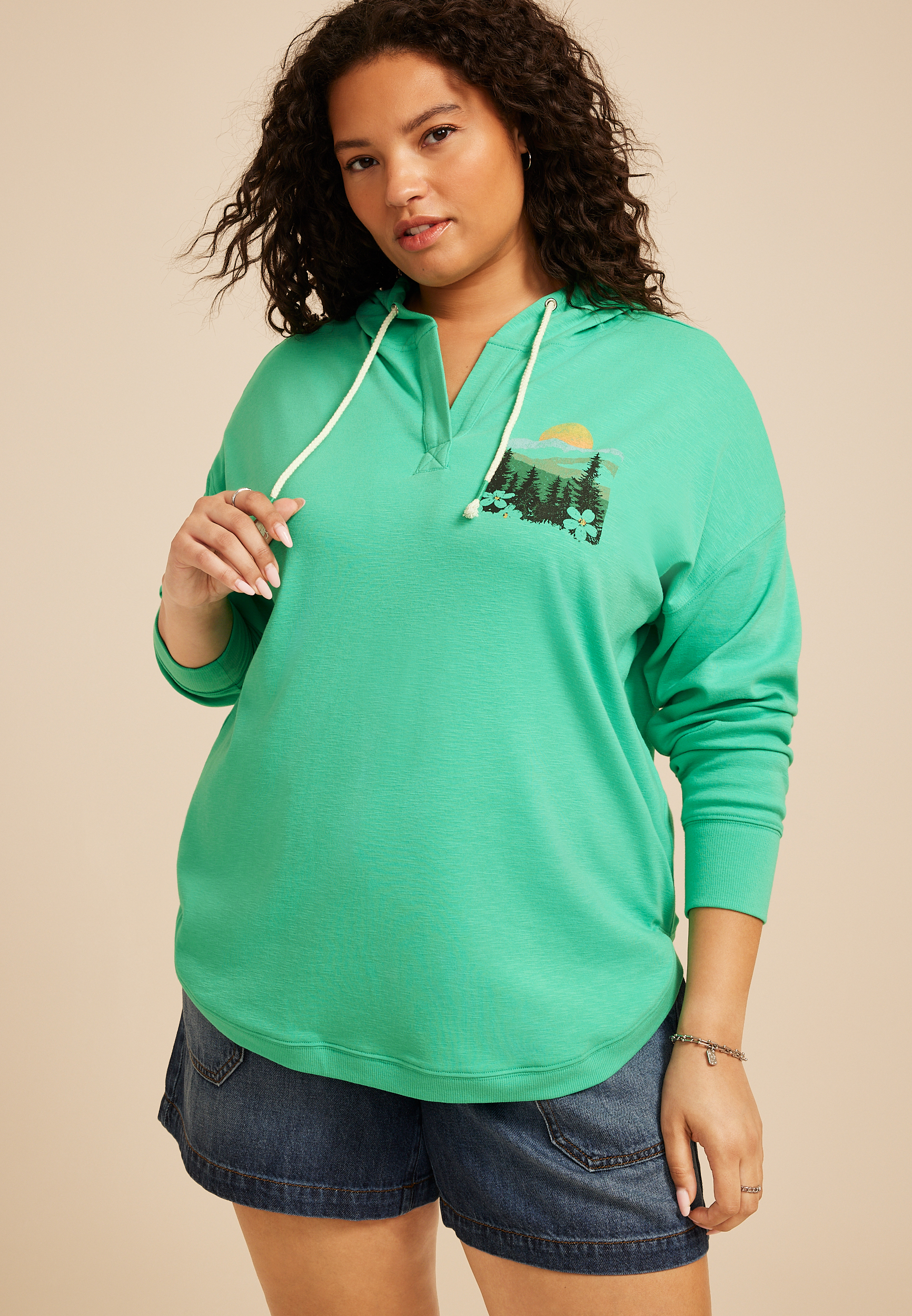 Plus Size Scenic Pullover Hoodie
