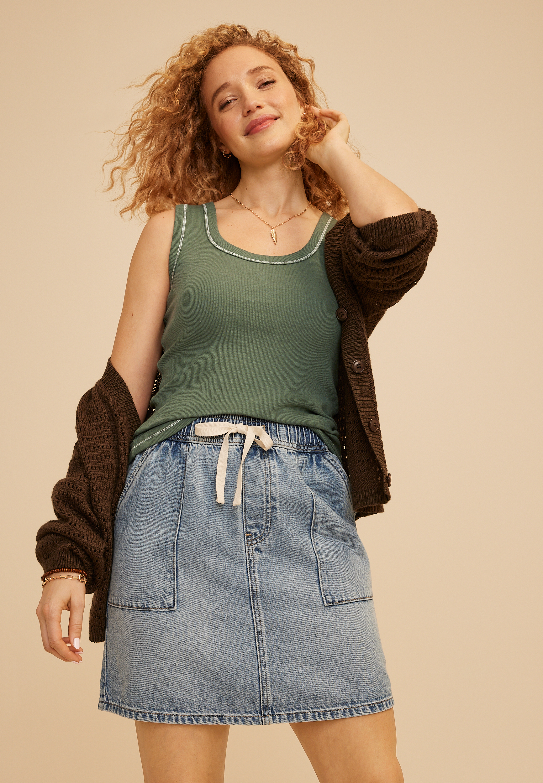 24/7 U Line Coverstitch Tank Top - thumbnail 9