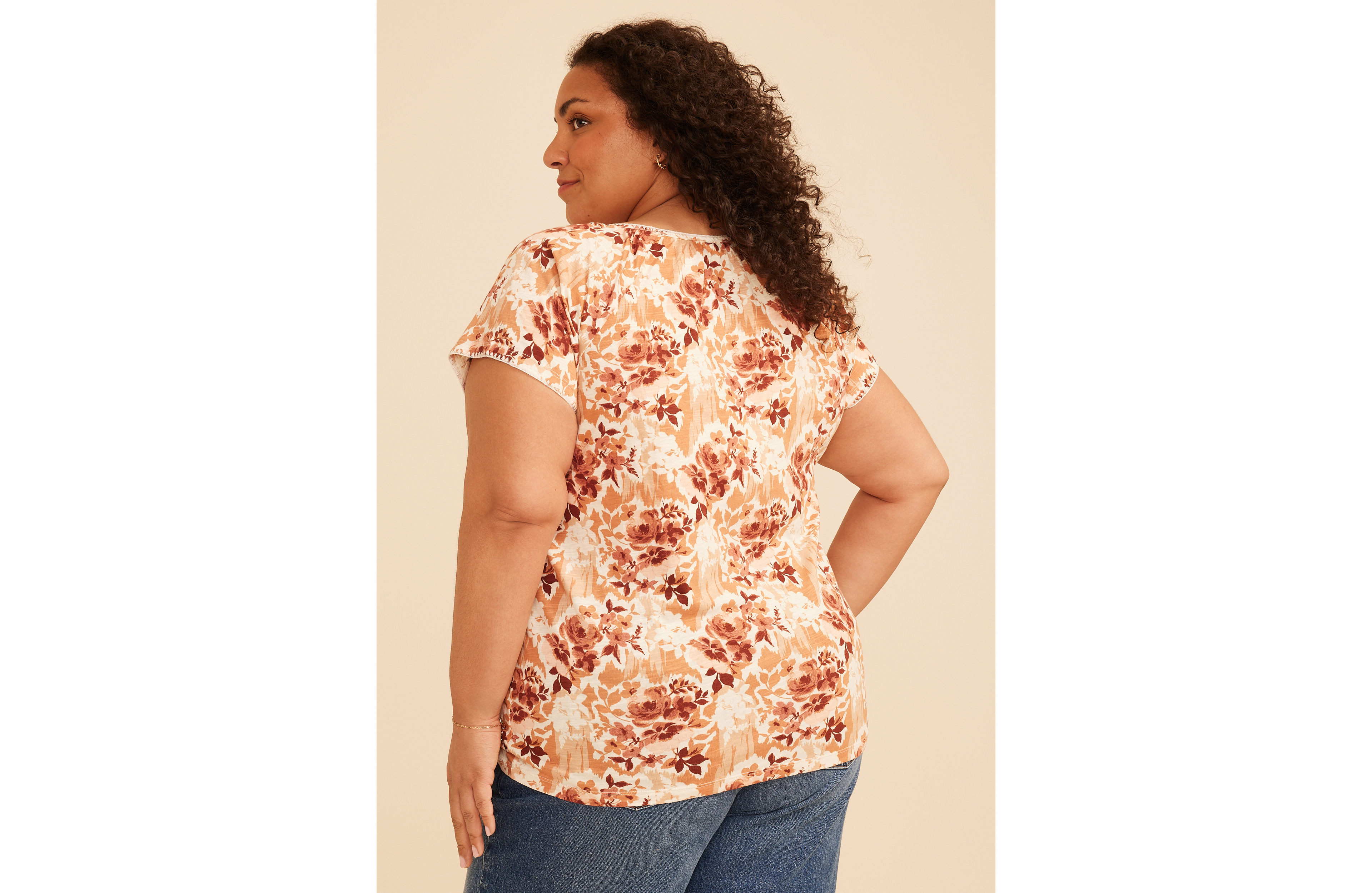 Plus Embroidered Whipstitch Floral Flutter Sleeve Top