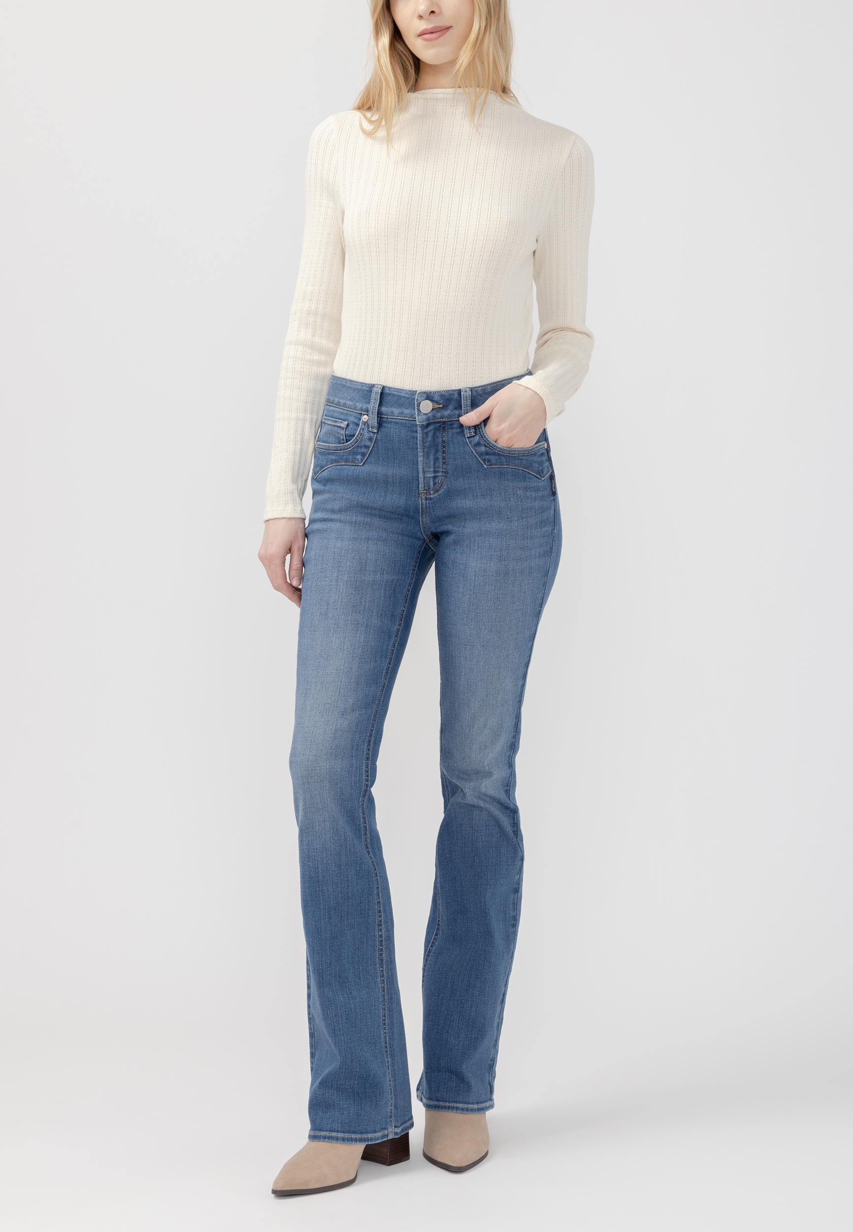Silver Jeans Co.&reg; Elyse Curvy Mid Rise Western Pocket Bootcut Jean