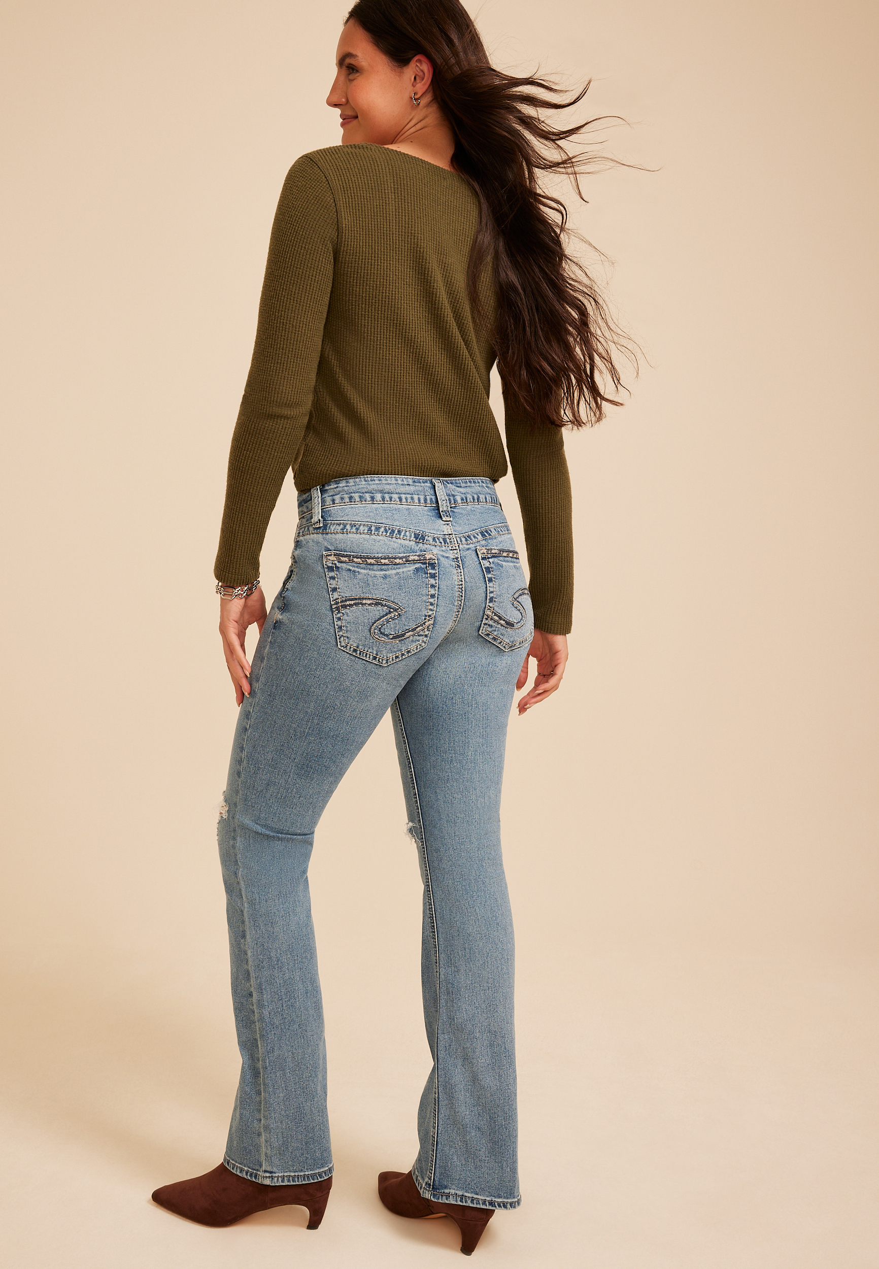 Silver Jeans Co.® Suki Curvy Mid Rise Ripped Knee Bootcut Jean, C3337, large