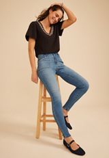 m jeans by maurices&trade; Cool Comfort Mid Rise Pork Chop Pocket Jeggings, C3337, small