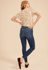 m jeans by maurices&trade; Cool Comfort High Rise Ripped Hem Ankle Jegging, C258, small