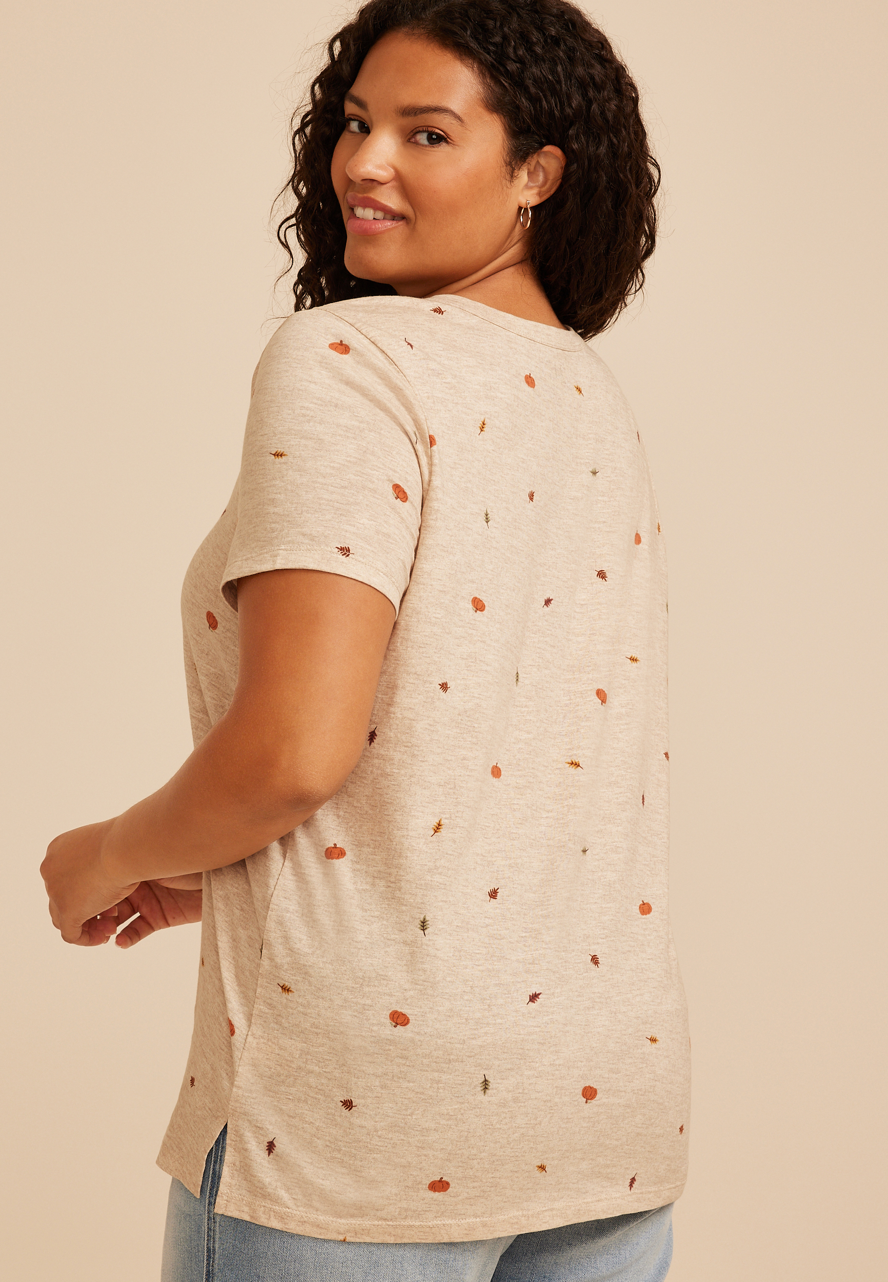 Plus Size 24/7 Dawson Pumpkin And Leaf Crew Neck Tee, C1008, large