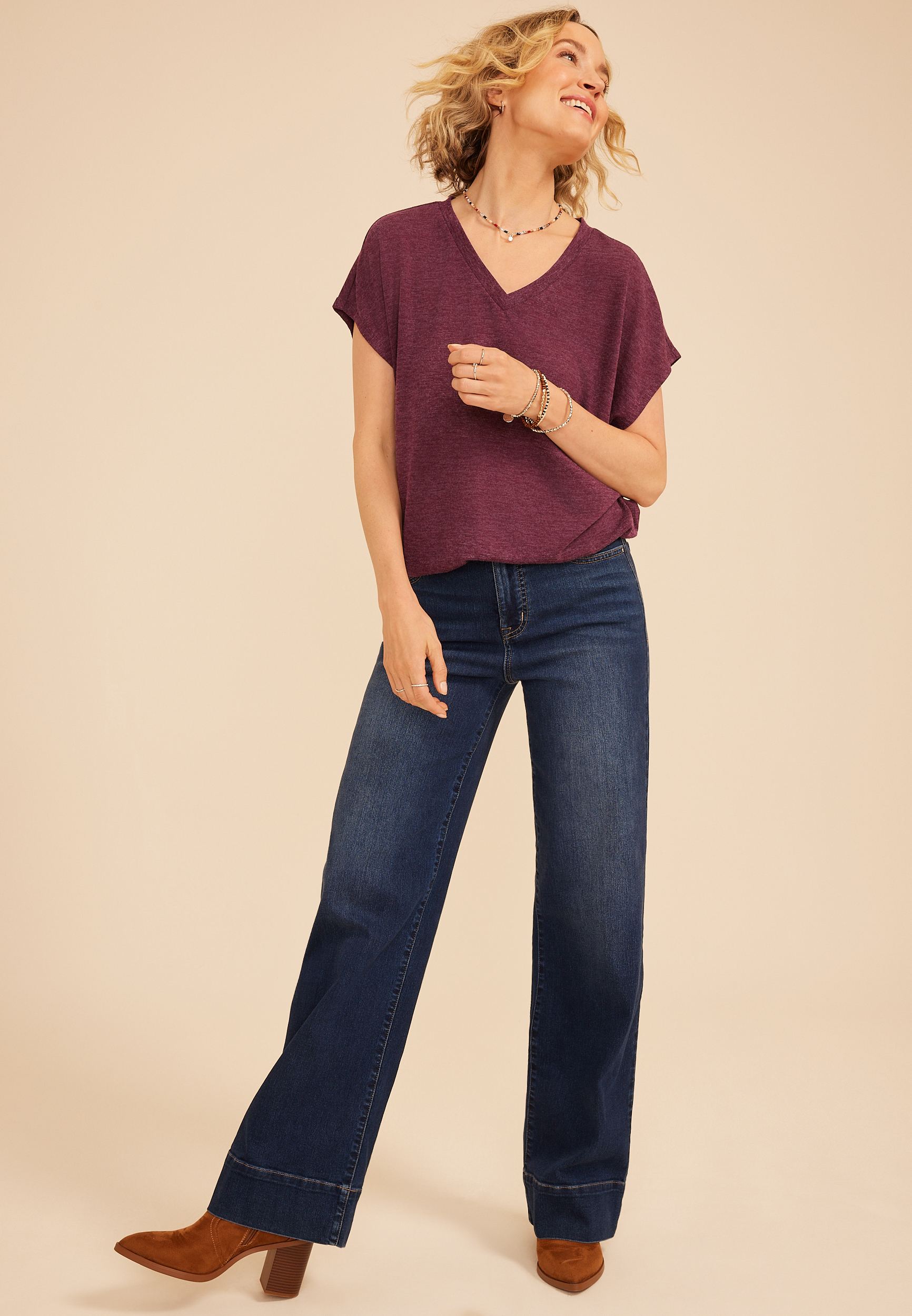 24/7 Bubble Hem V Neck Tee