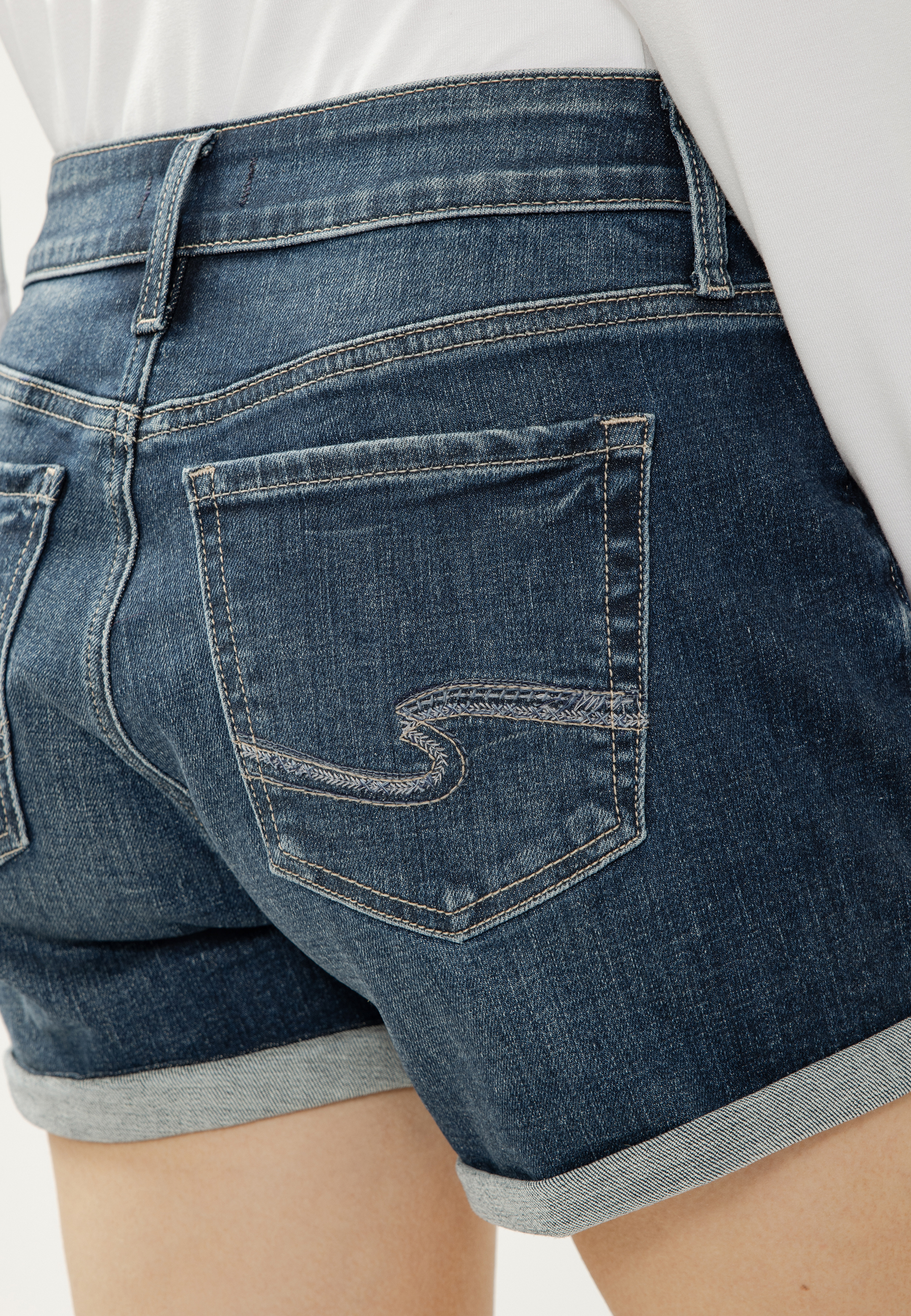 Silver Jeans Co.&reg; Elyse Curvy Mid Rise Mini Rolled Hem 4in Short, C258, large