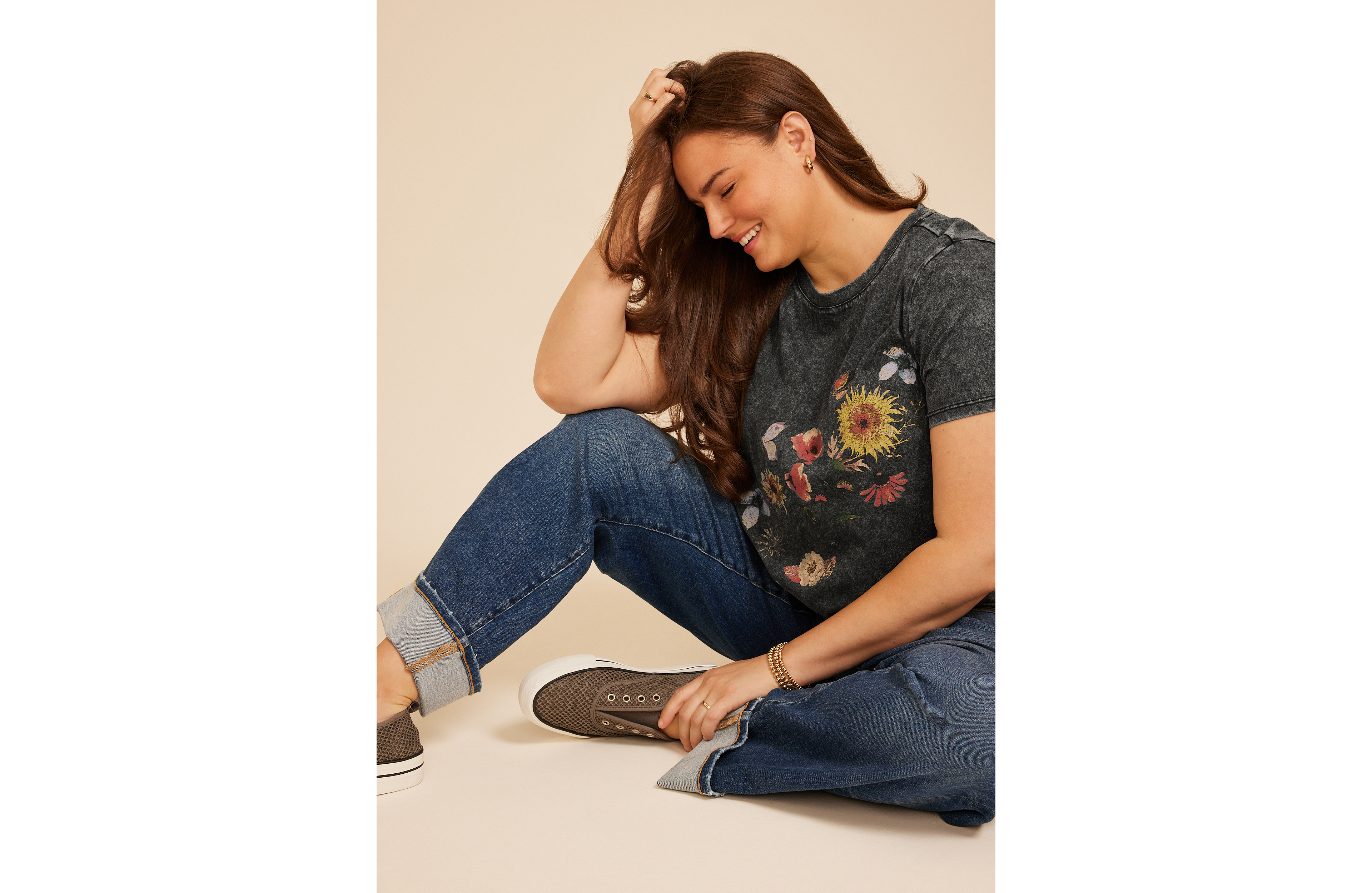 Plus Trailing Floral Classic Fit Graphic Tee