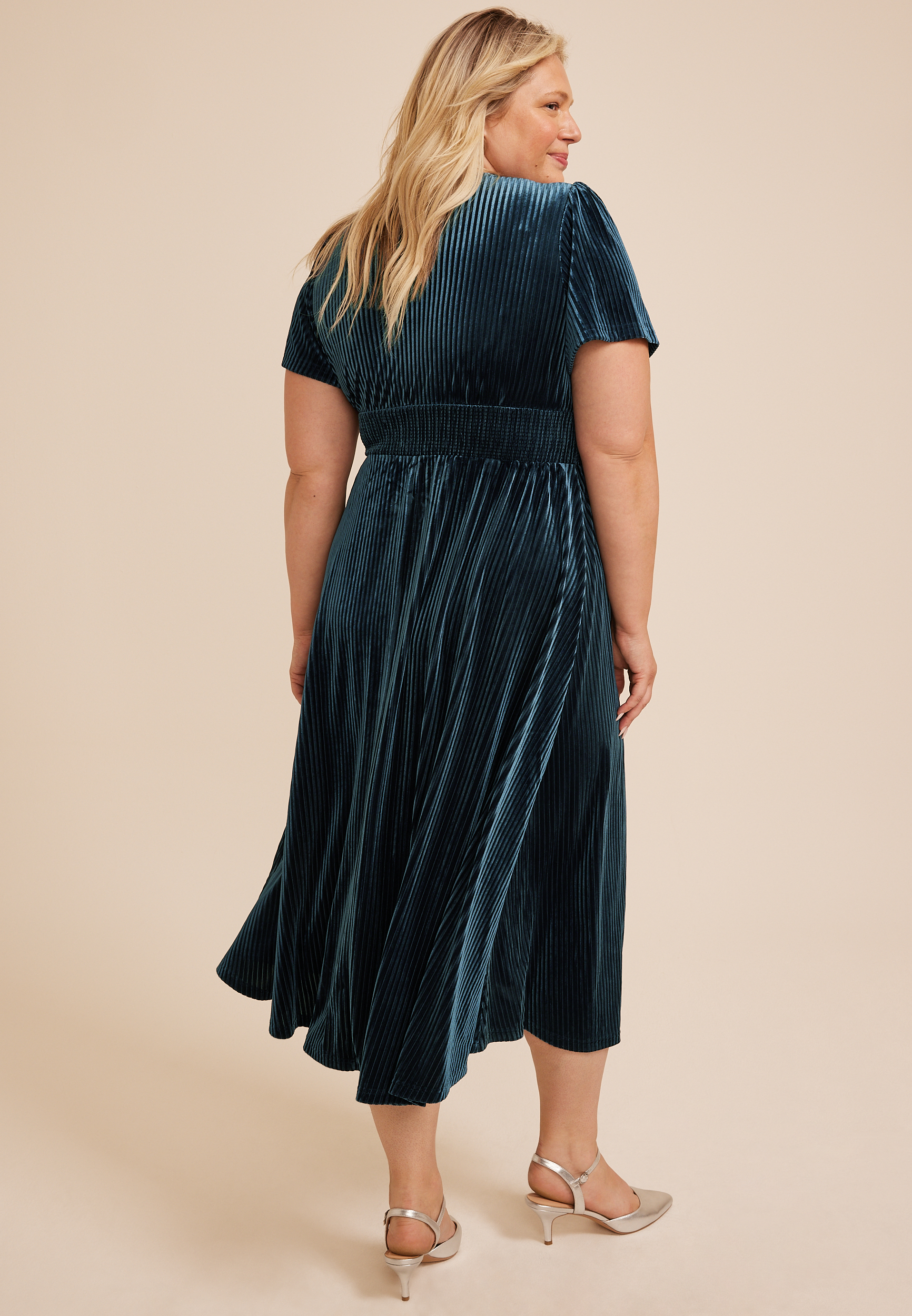 Plus Size Flutter Sleeve V Neck Velvet Midi Dress, C4861, large