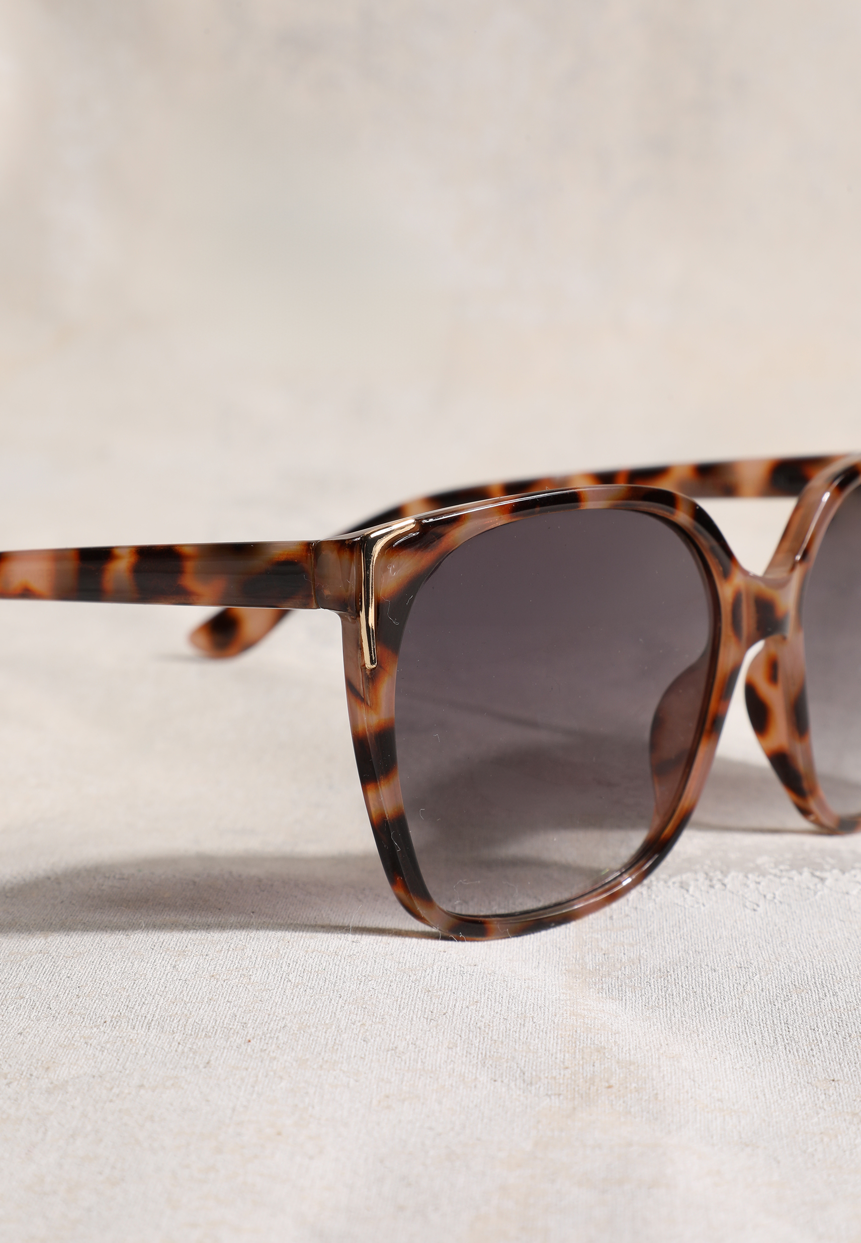 Oversized Tortoiseshell Square Sunglasses, C920, large